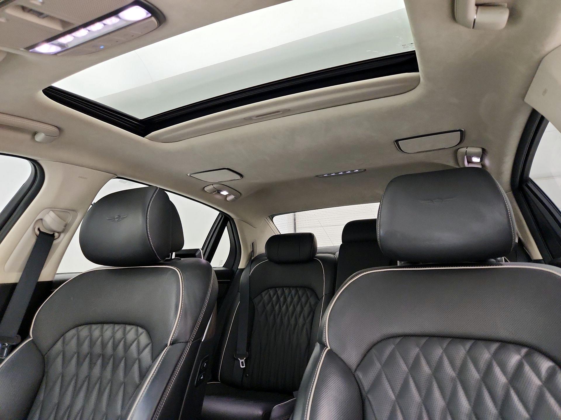 Thumbnail: 2020 Genesis G90 - 20