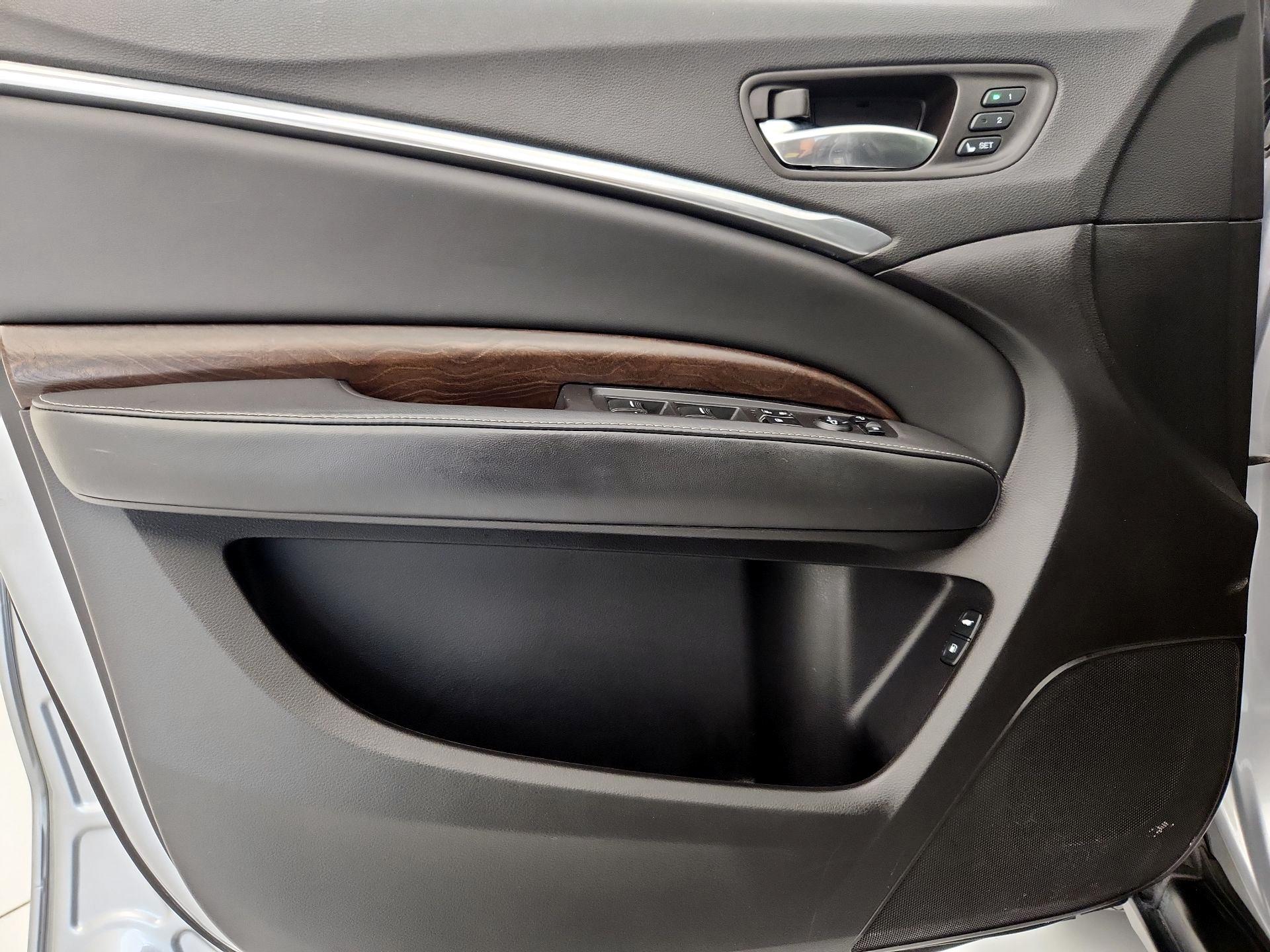 Thumbnail: 2017 Acura MDX - 12