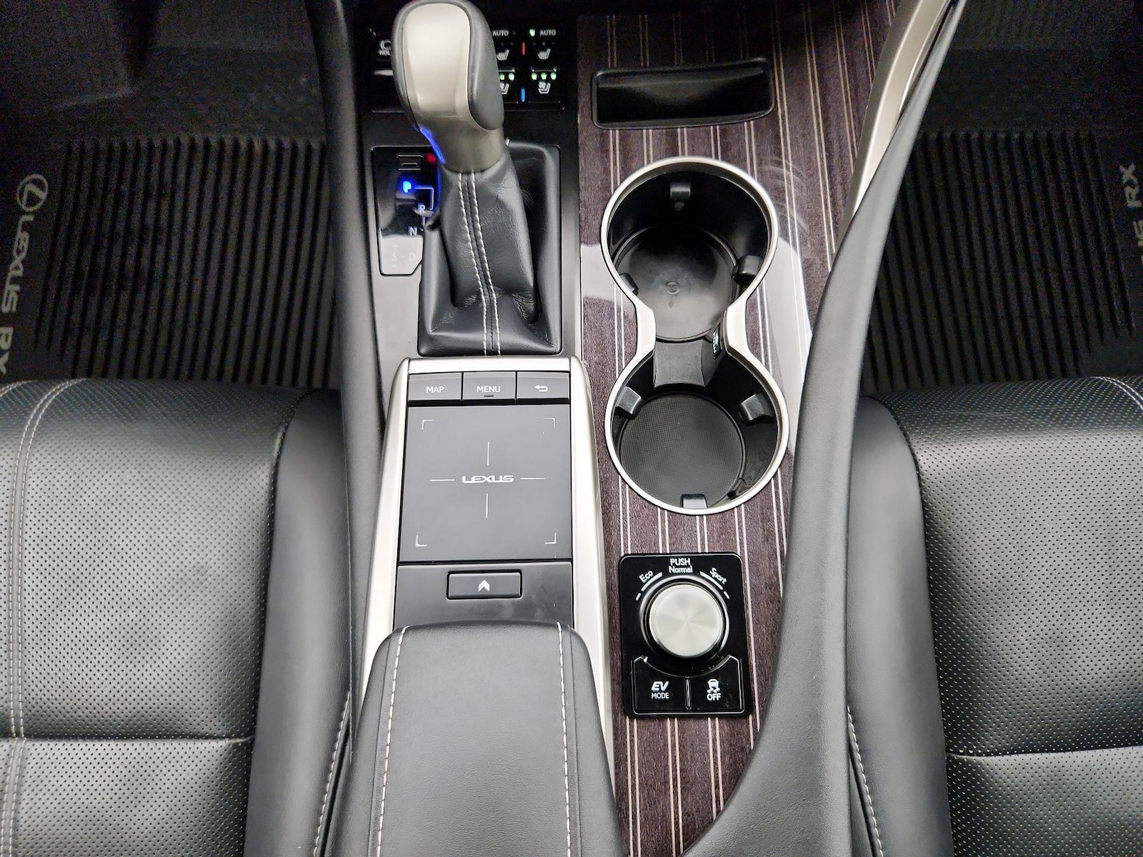 2022 Lexus RX Hybrid 450h - Photo 19