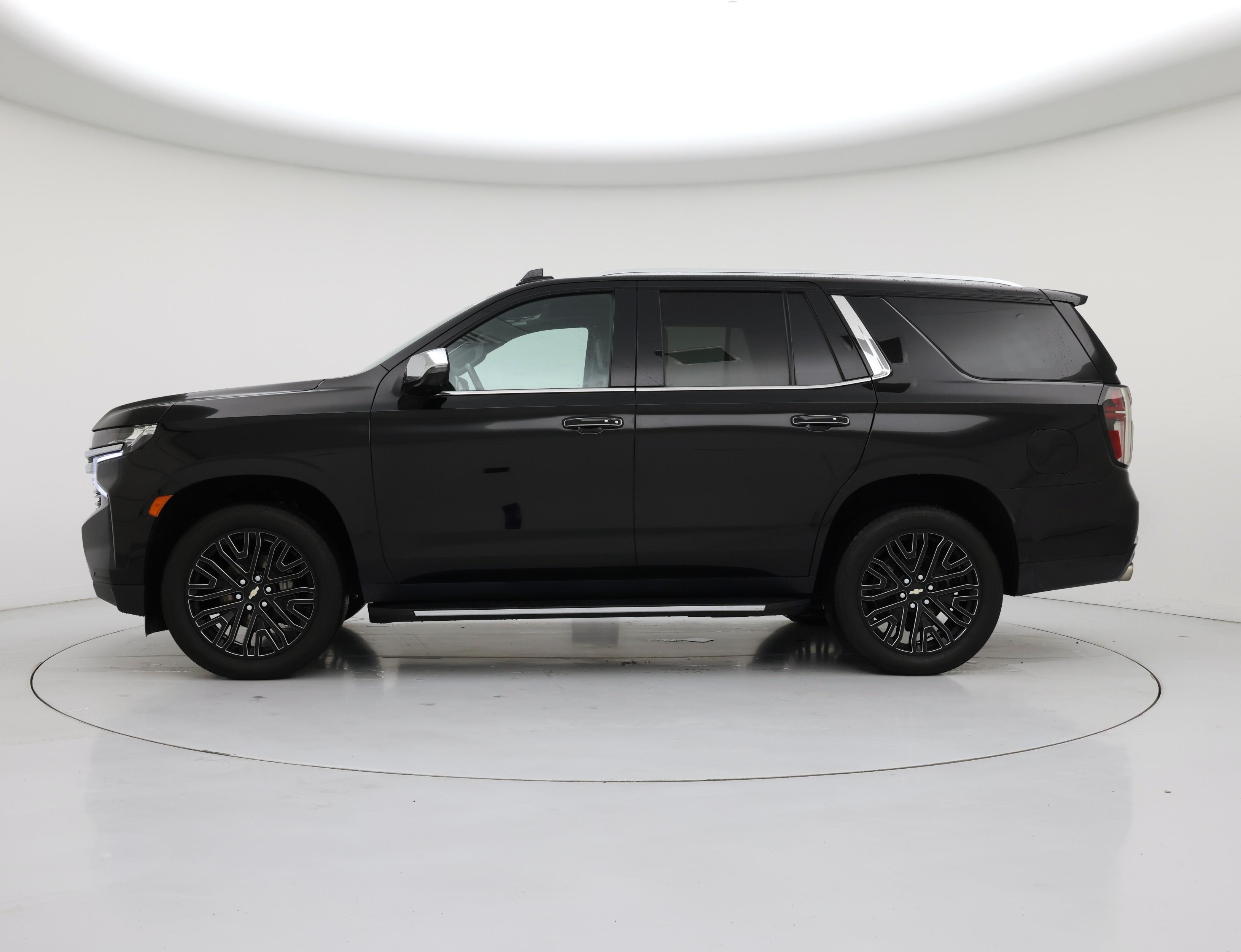 Thumbnail: 2021 Chevrolet Tahoe - 3