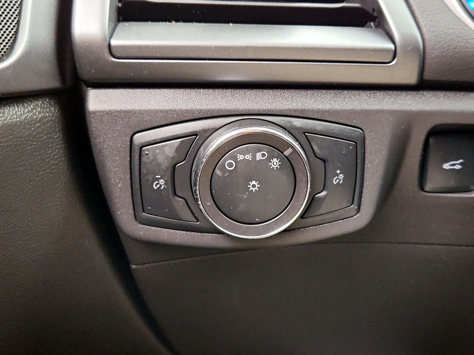 Thumbnail: 2014 Ford Fusion - 13