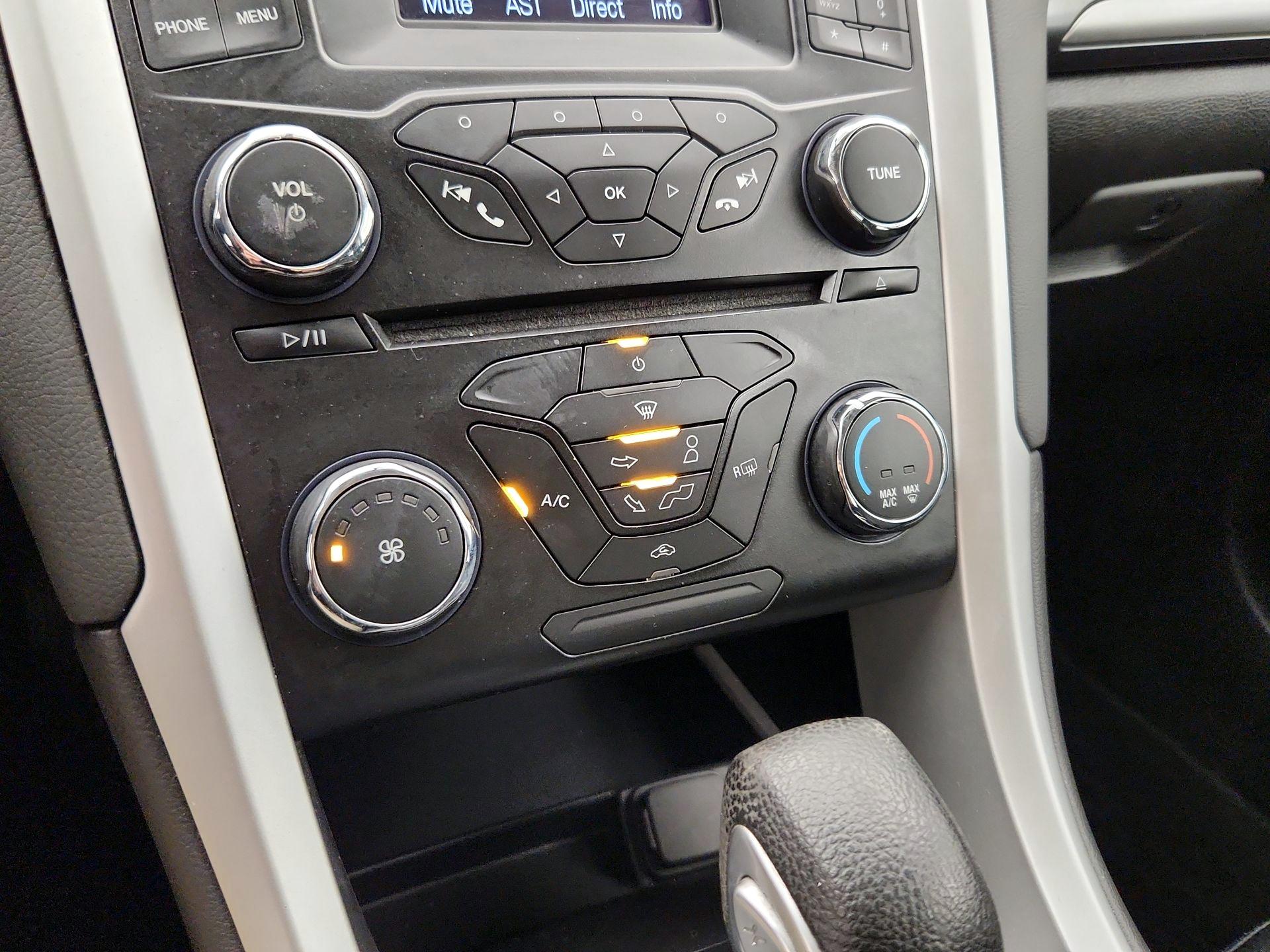 Thumbnail: 2014 Ford Fusion - 15