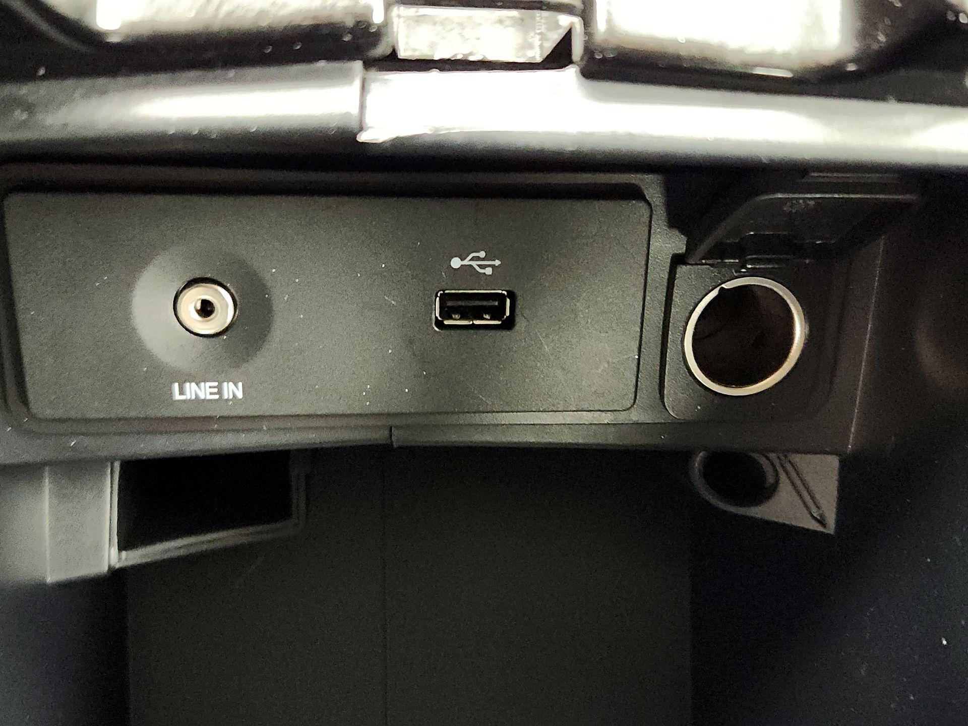 Thumbnail: 2014 Ford Fusion - 17