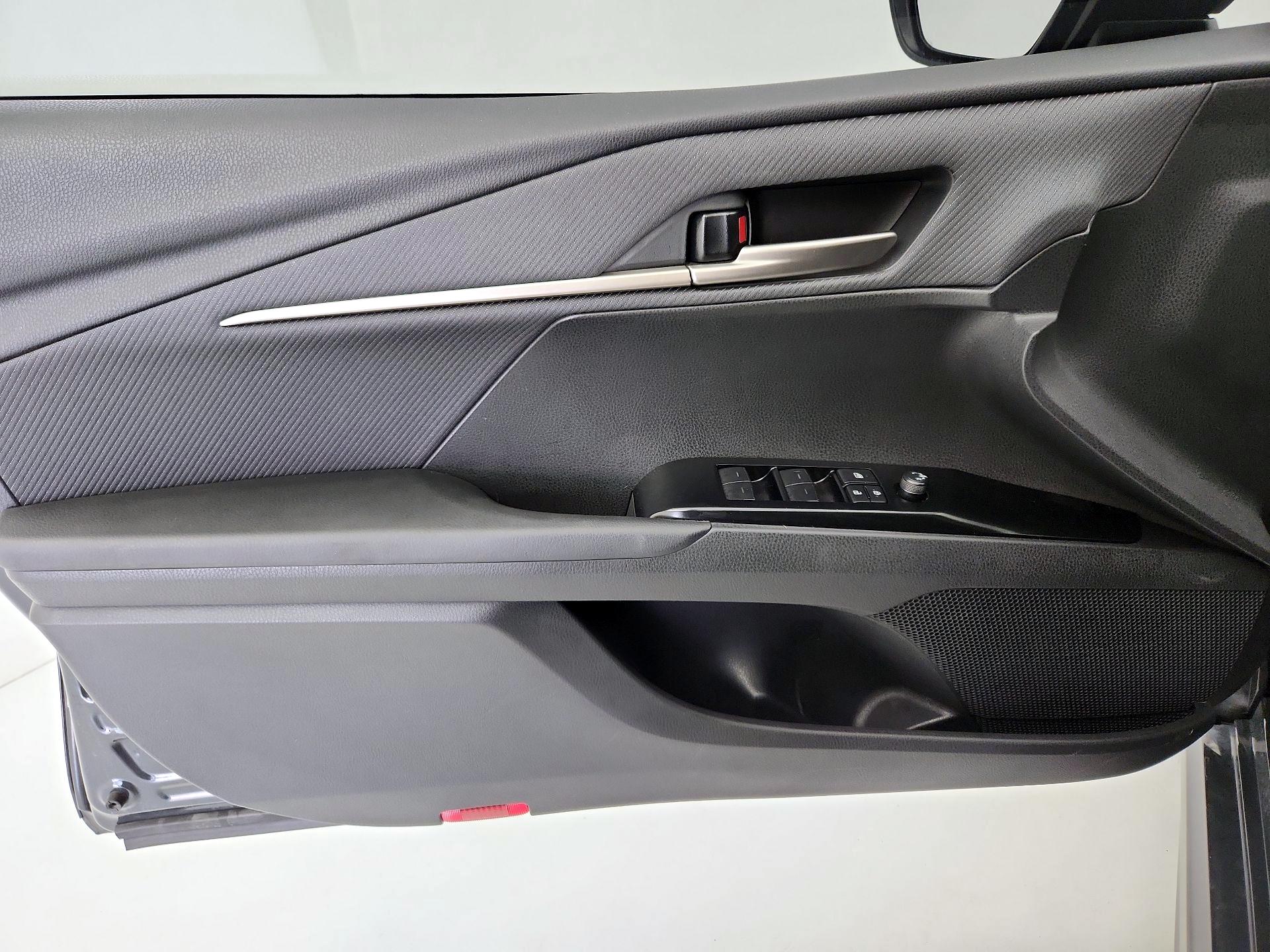 Thumbnail: 2025 Toyota Camry - 12