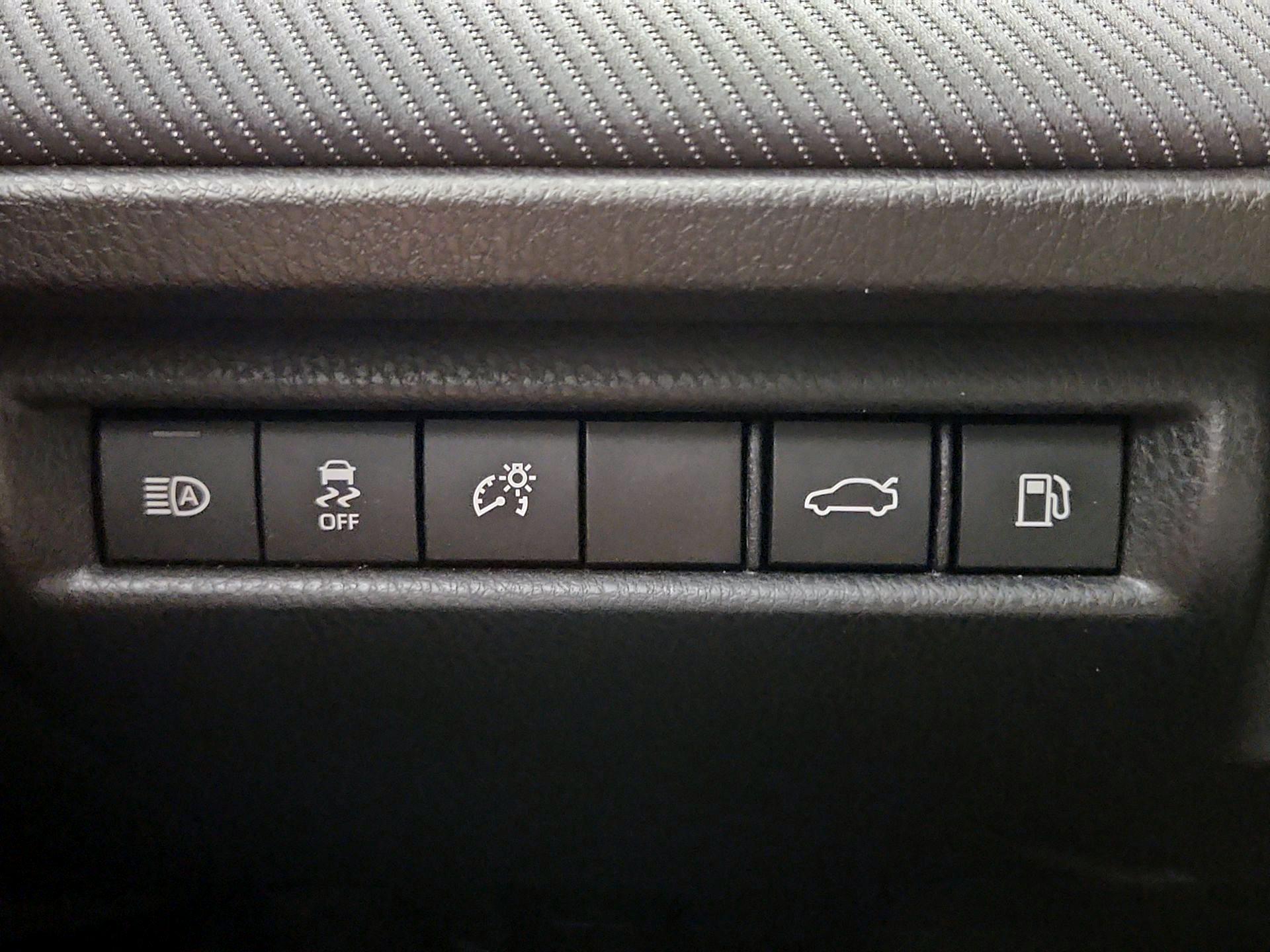 Thumbnail: 2025 Toyota Camry - 13