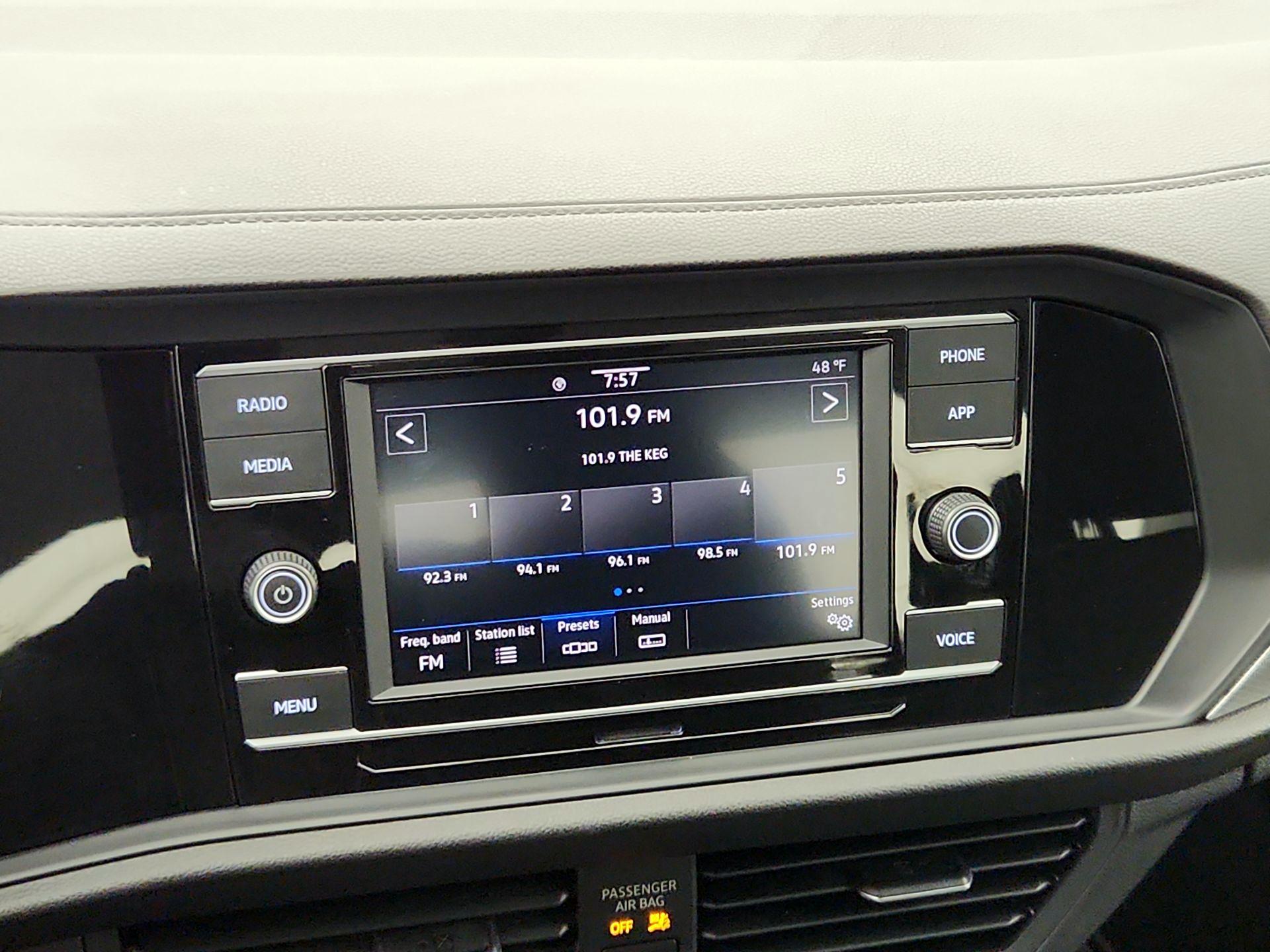 Thumbnail: 2021 Volkswagen Jetta - 15