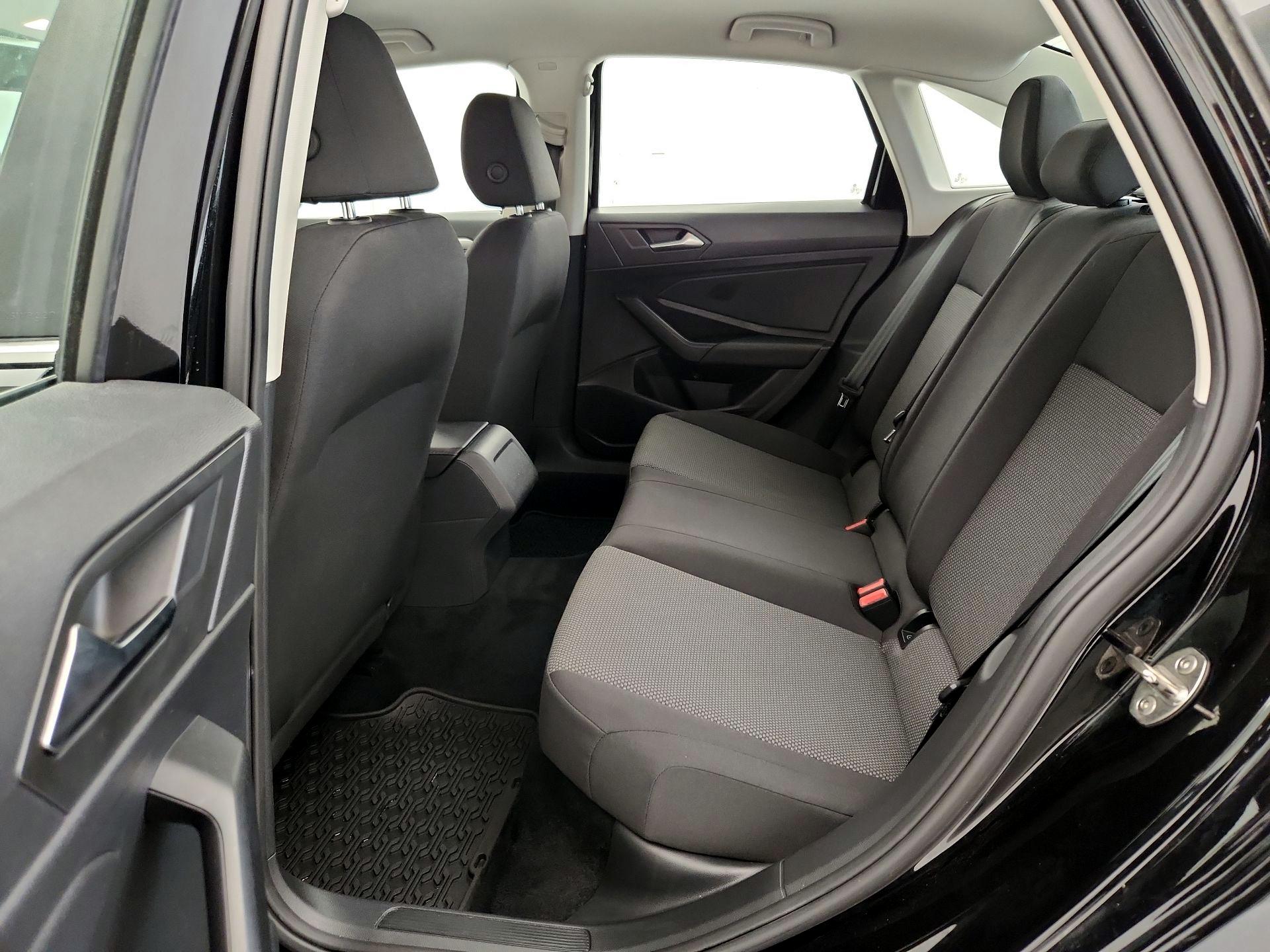 Thumbnail: 2021 Volkswagen Jetta - 19