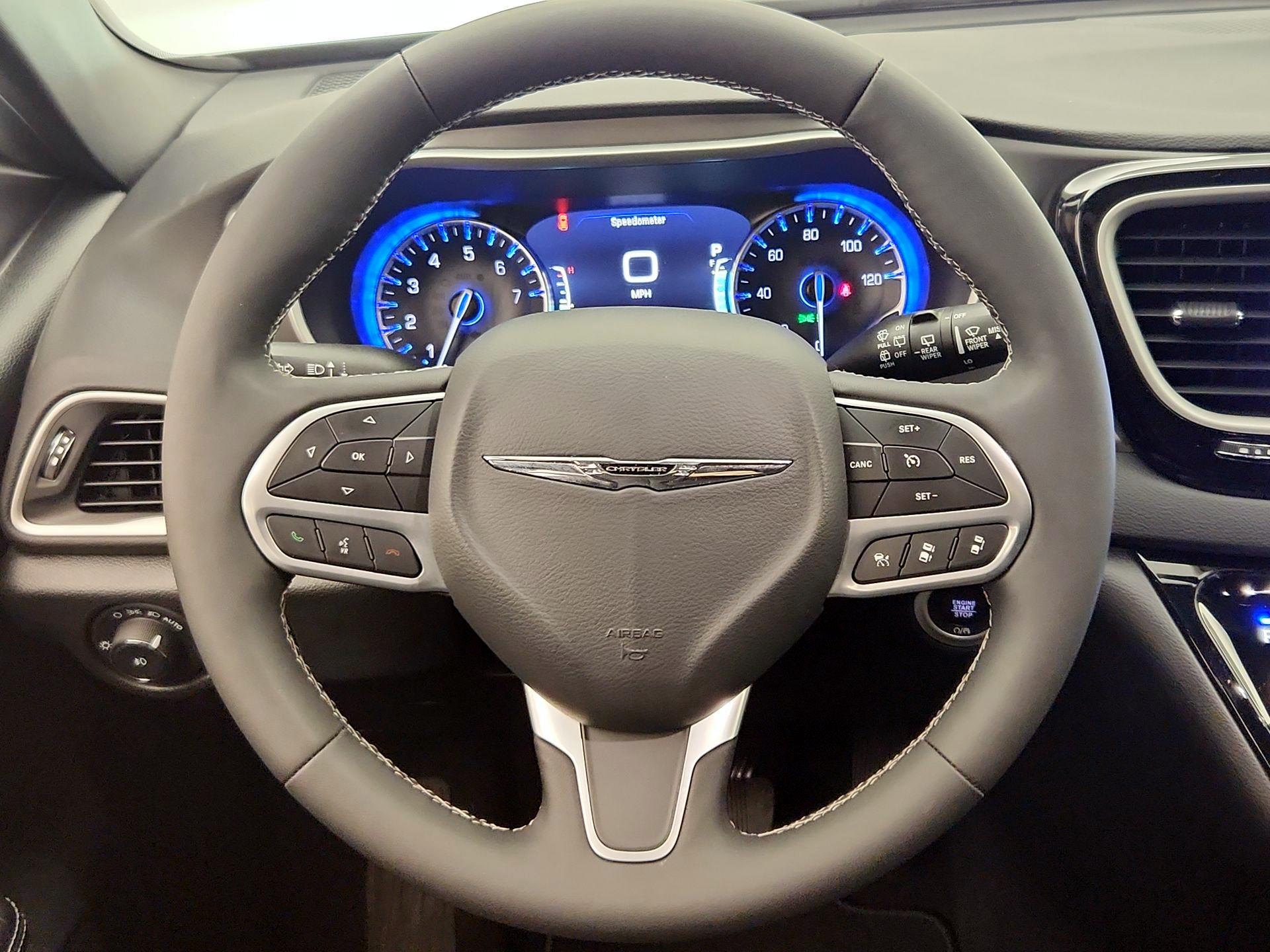 Thumbnail: 2025 Chrysler Pacifica - 10