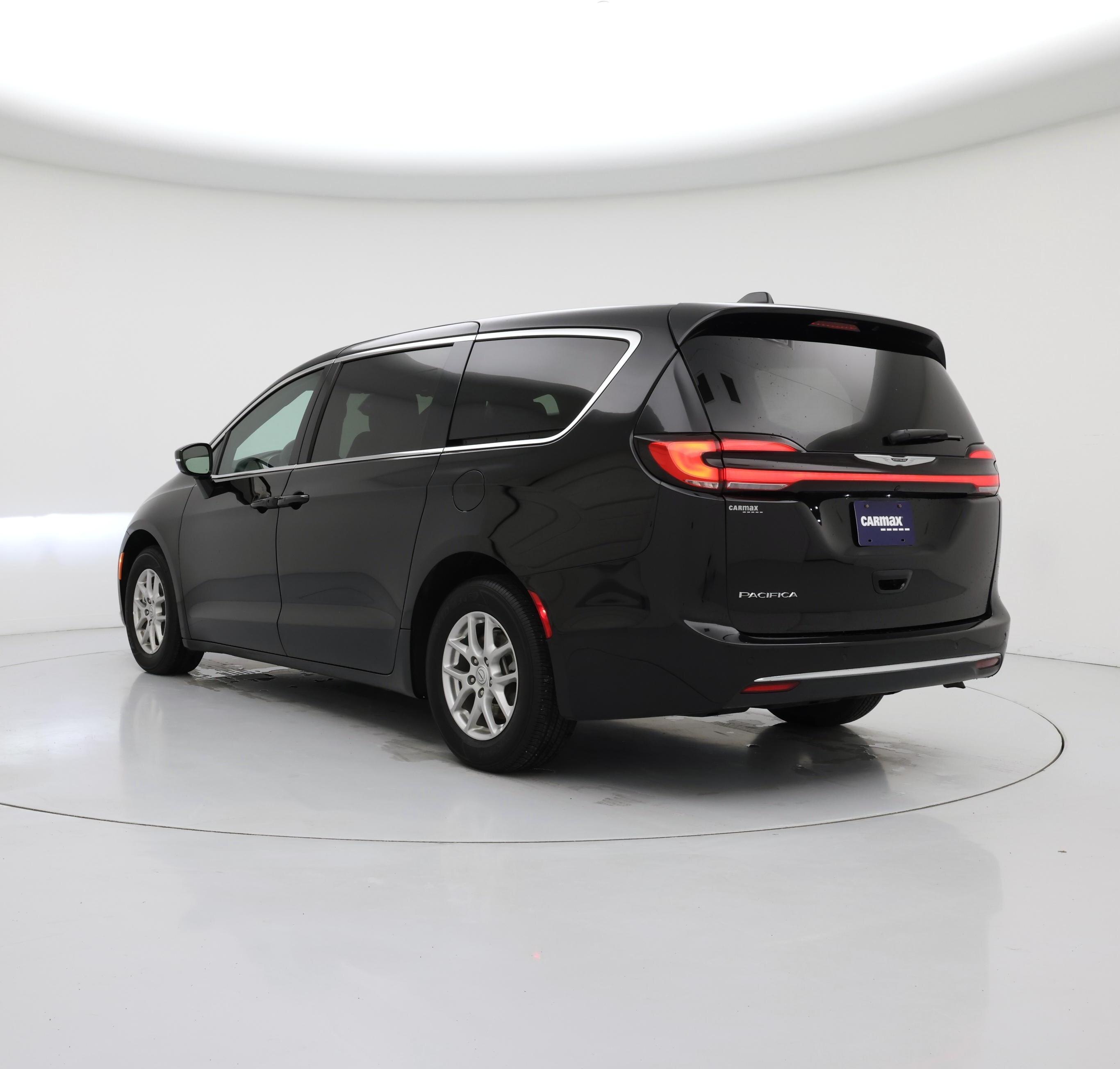 Thumbnail: 2025 Chrysler Pacifica - 2