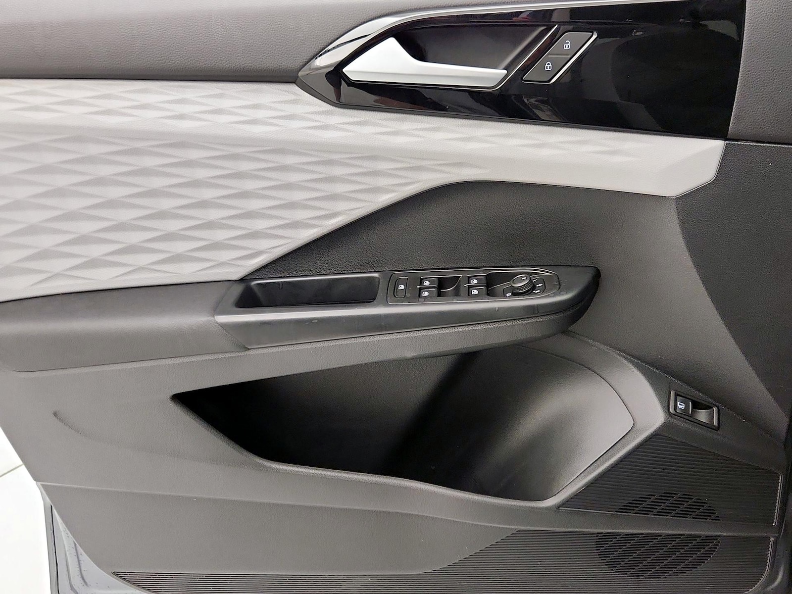 2022 Volkswagen Taos S - Photo 13