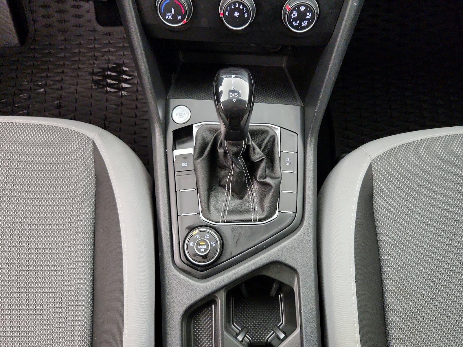 2022 Volkswagen Taos S - Photo 18