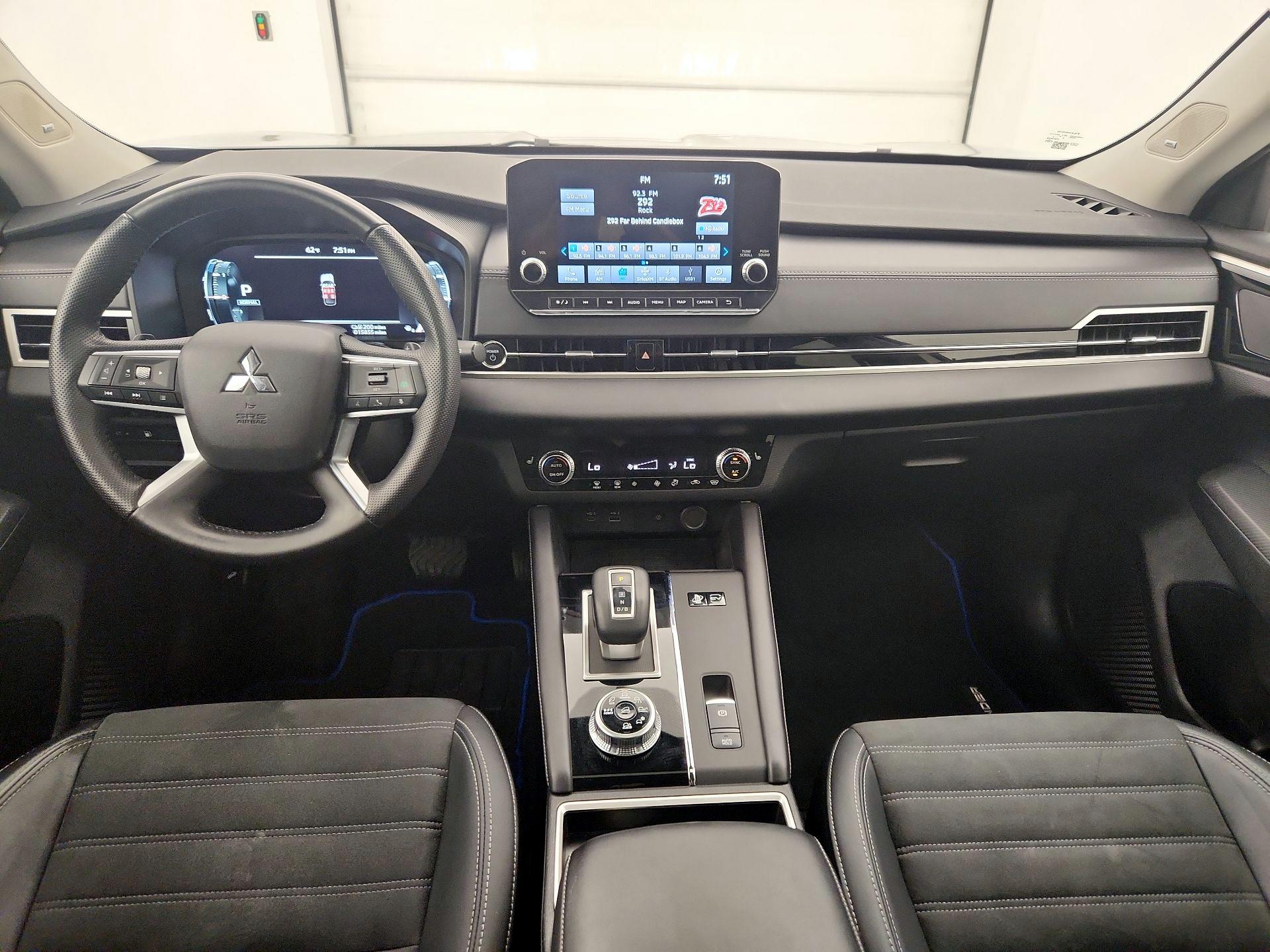 Thumbnail: 2024 Mitsubishi Outlander - 9
