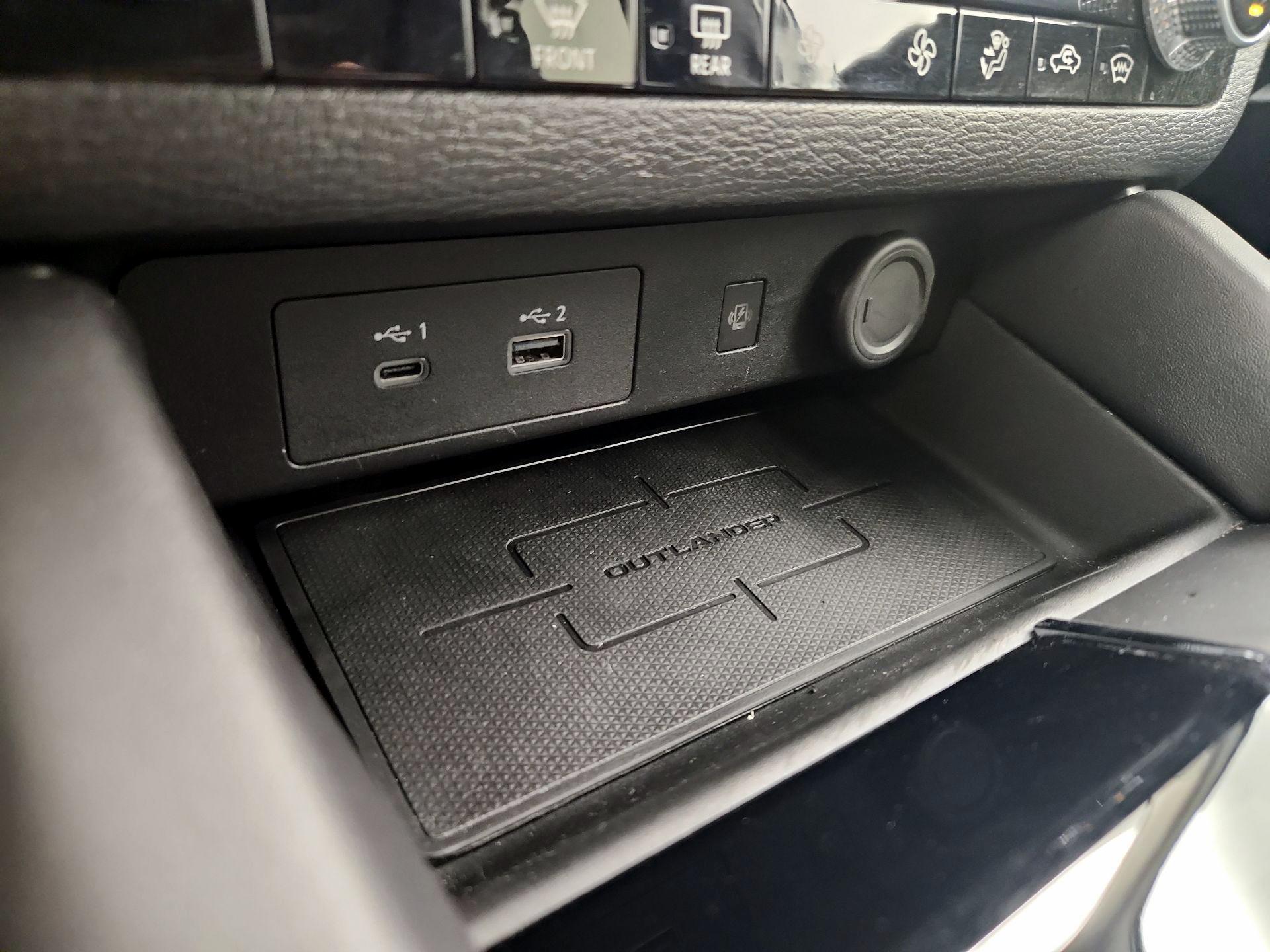 Thumbnail: 2024 Mitsubishi Outlander - 19