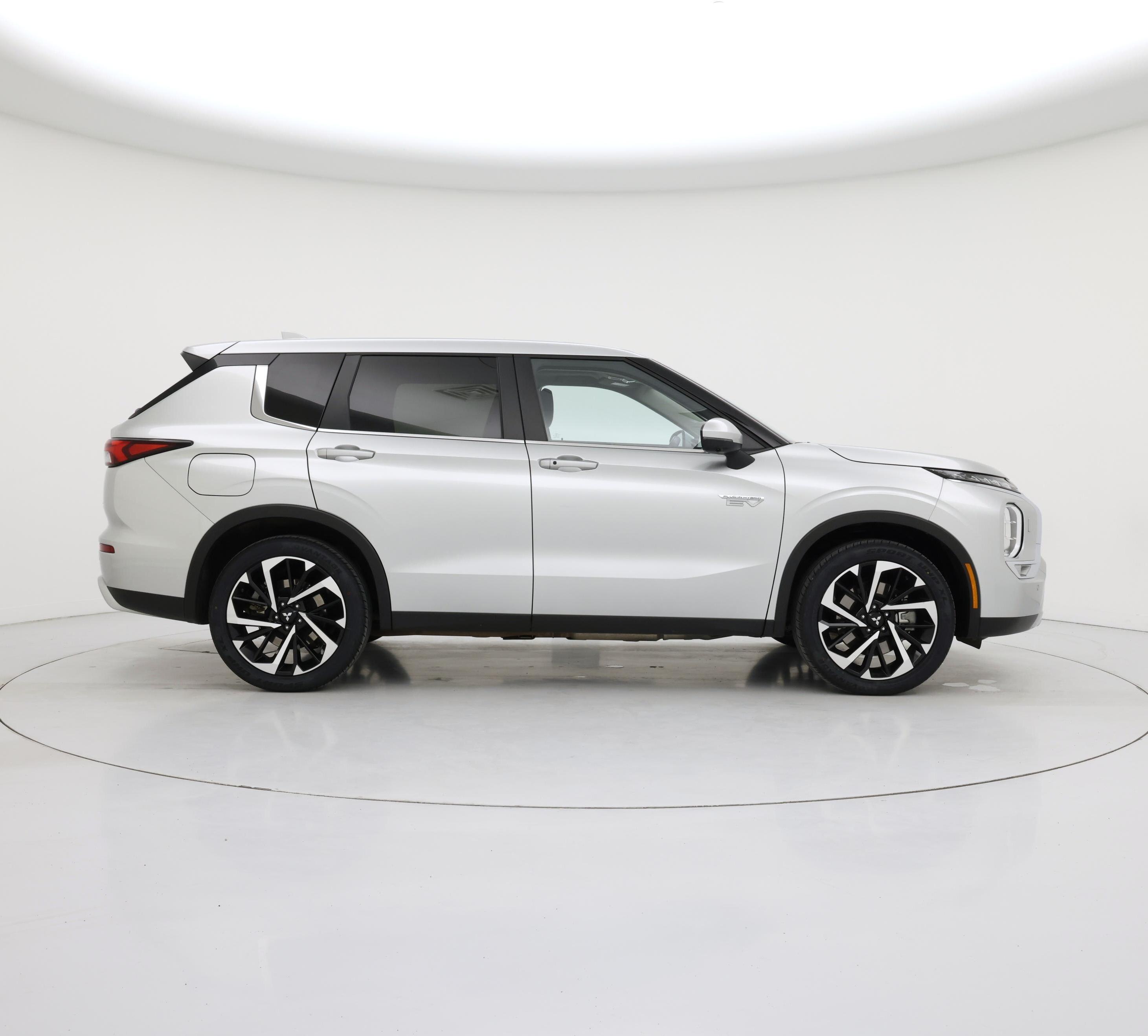 Thumbnail: 2024 Mitsubishi Outlander - 7