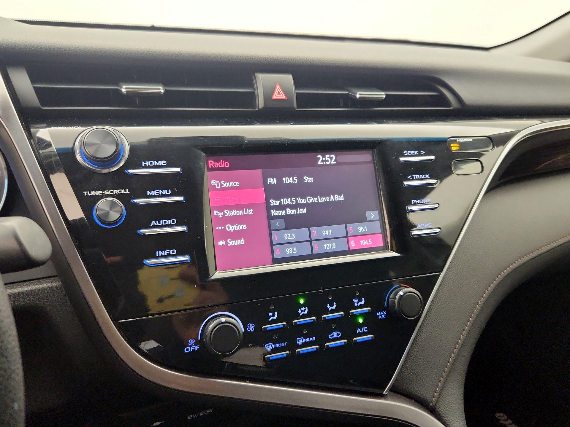 Thumbnail: 2018 Toyota Camry - 15