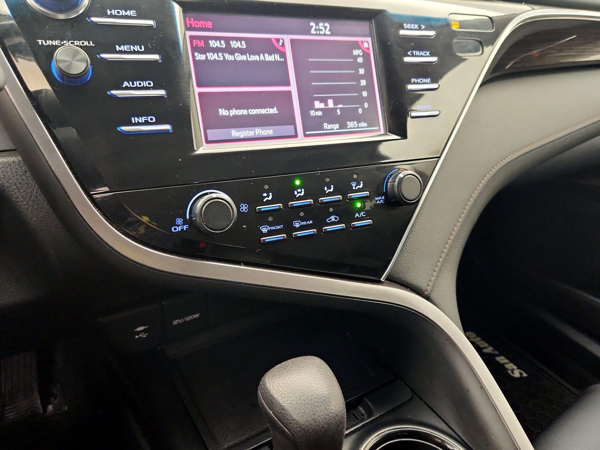 Thumbnail: 2018 Toyota Camry - 16