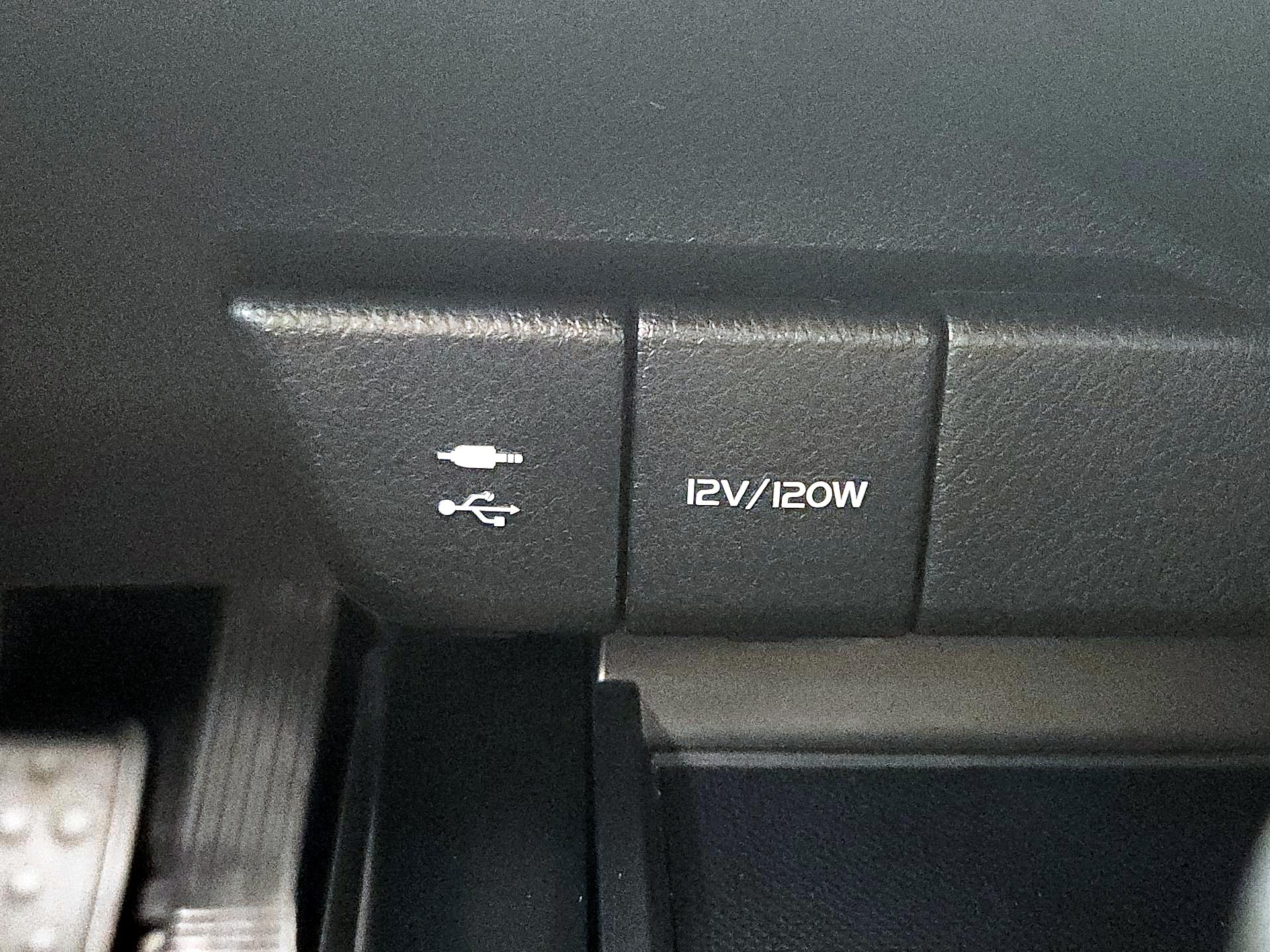 Thumbnail: 2018 Toyota Camry - 18