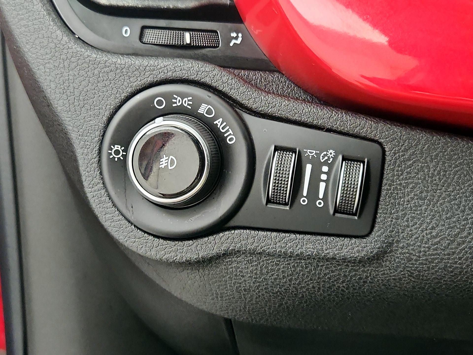Thumbnail: 2016 Fiat 500X - 13