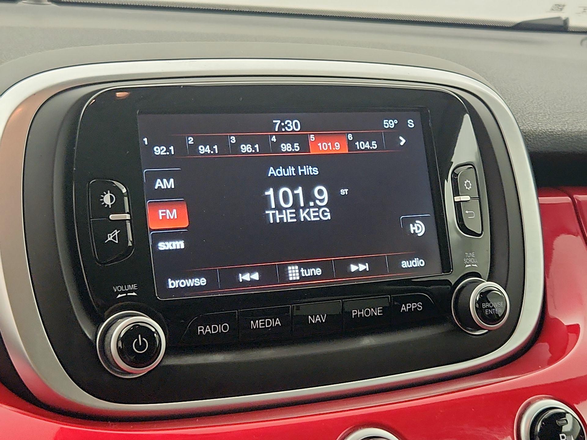Thumbnail: 2016 Fiat 500X - 16