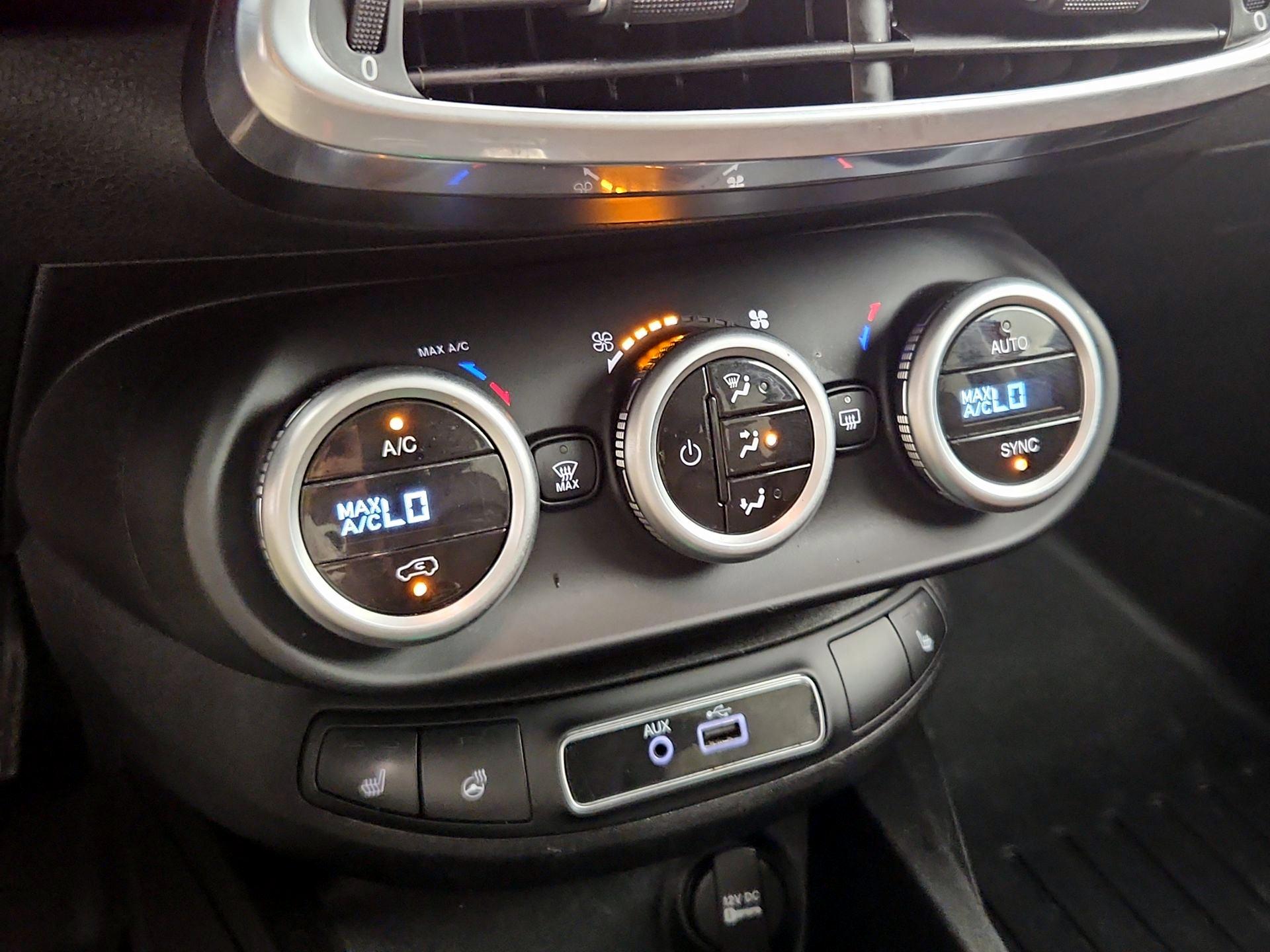 Thumbnail: 2016 Fiat 500X - 17