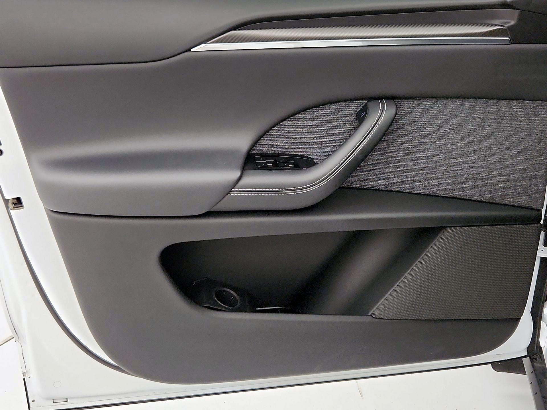 Thumbnail: 2023 Tesla Model X - 12