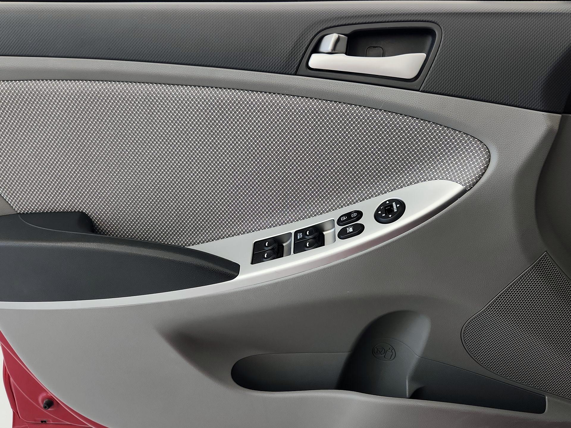 Thumbnail: 2014 Hyundai Accent - 12