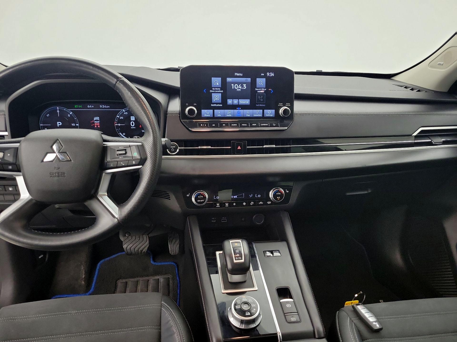 Thumbnail: 2023 Mitsubishi Outlander - 9