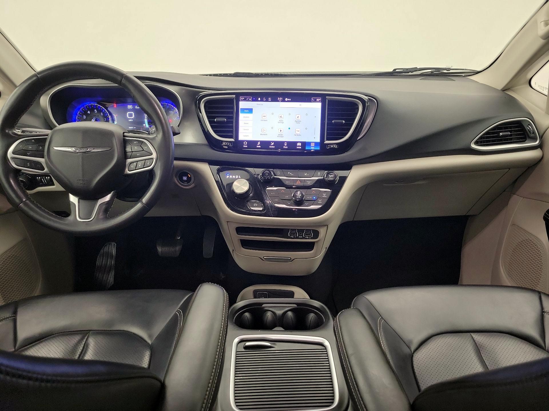 Thumbnail: 2023 Chrysler Pacifica - 9
