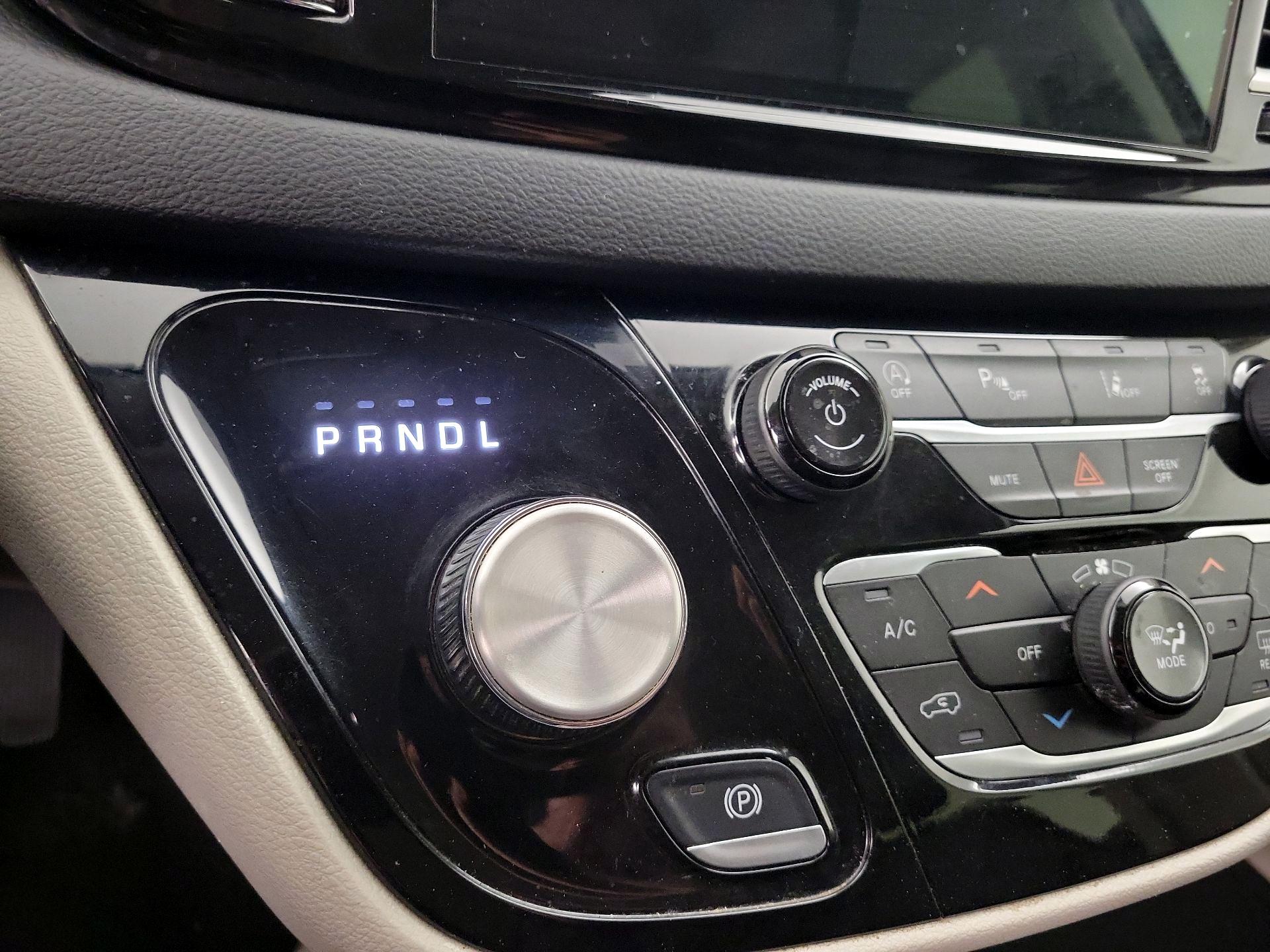 Thumbnail: 2023 Chrysler Pacifica - 17
