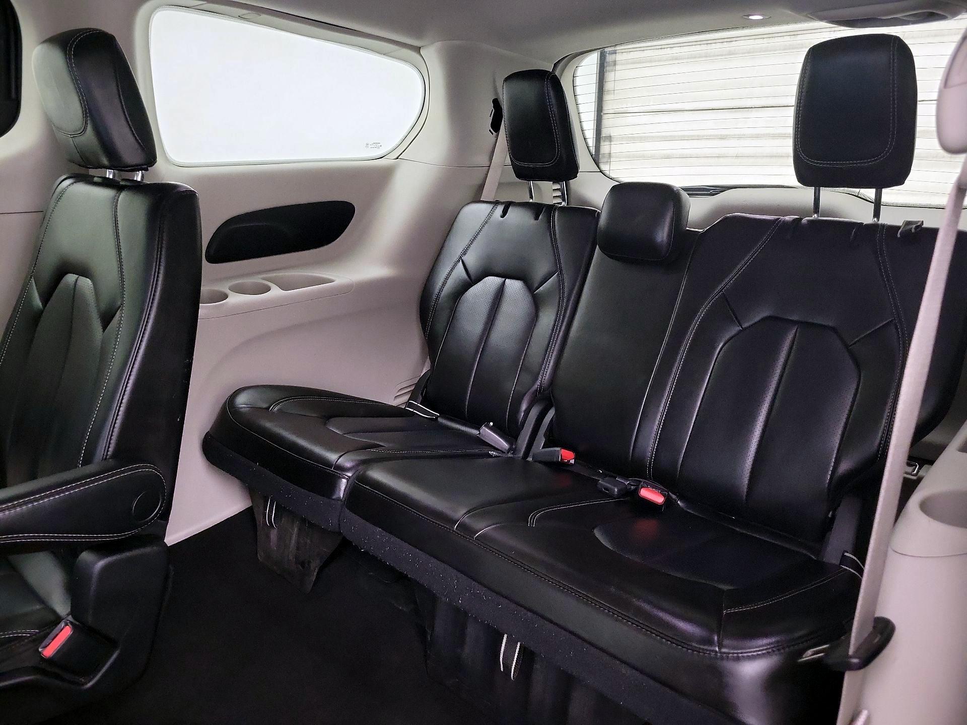 Thumbnail: 2023 Chrysler Pacifica - 20