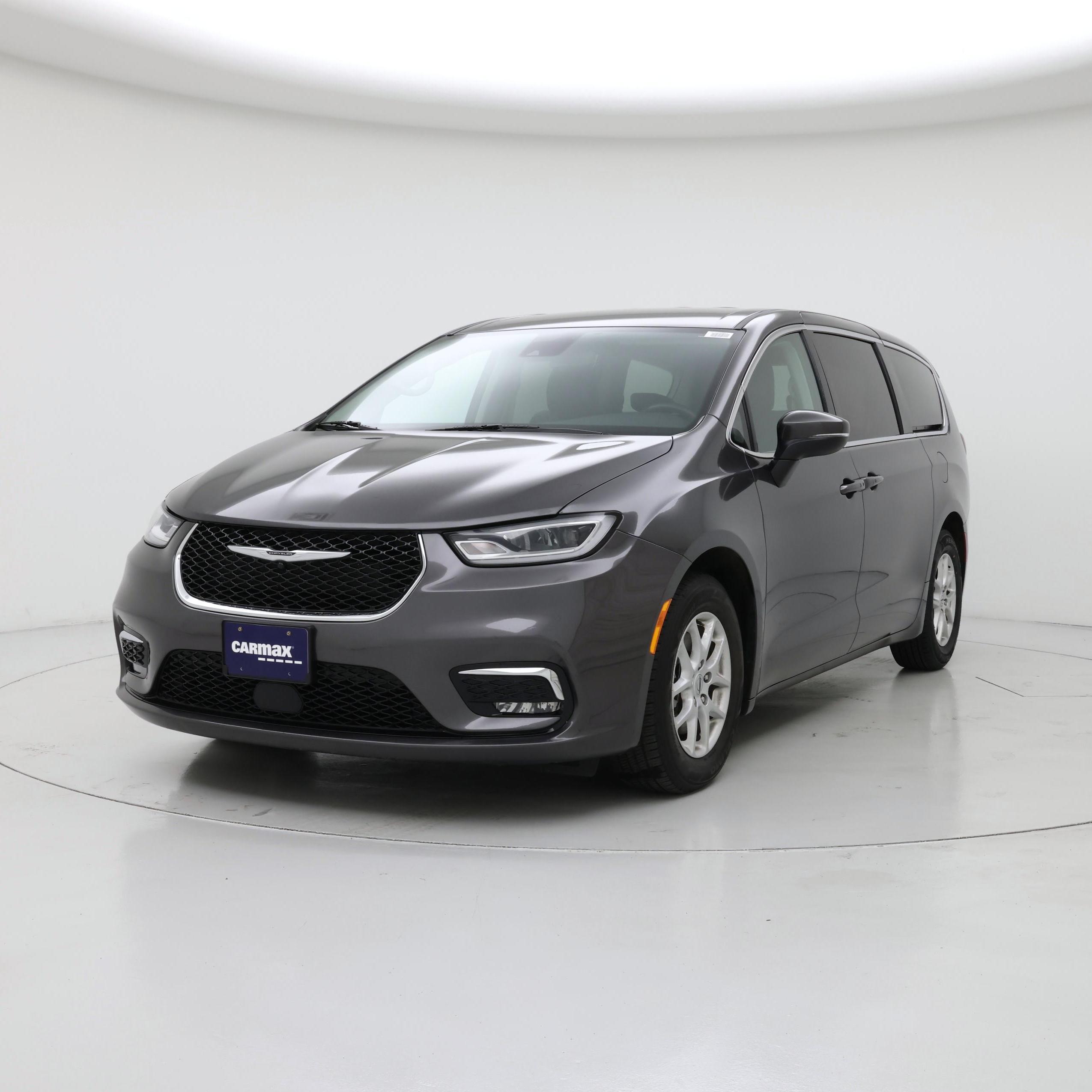 Thumbnail: 2023 Chrysler Pacifica - 4