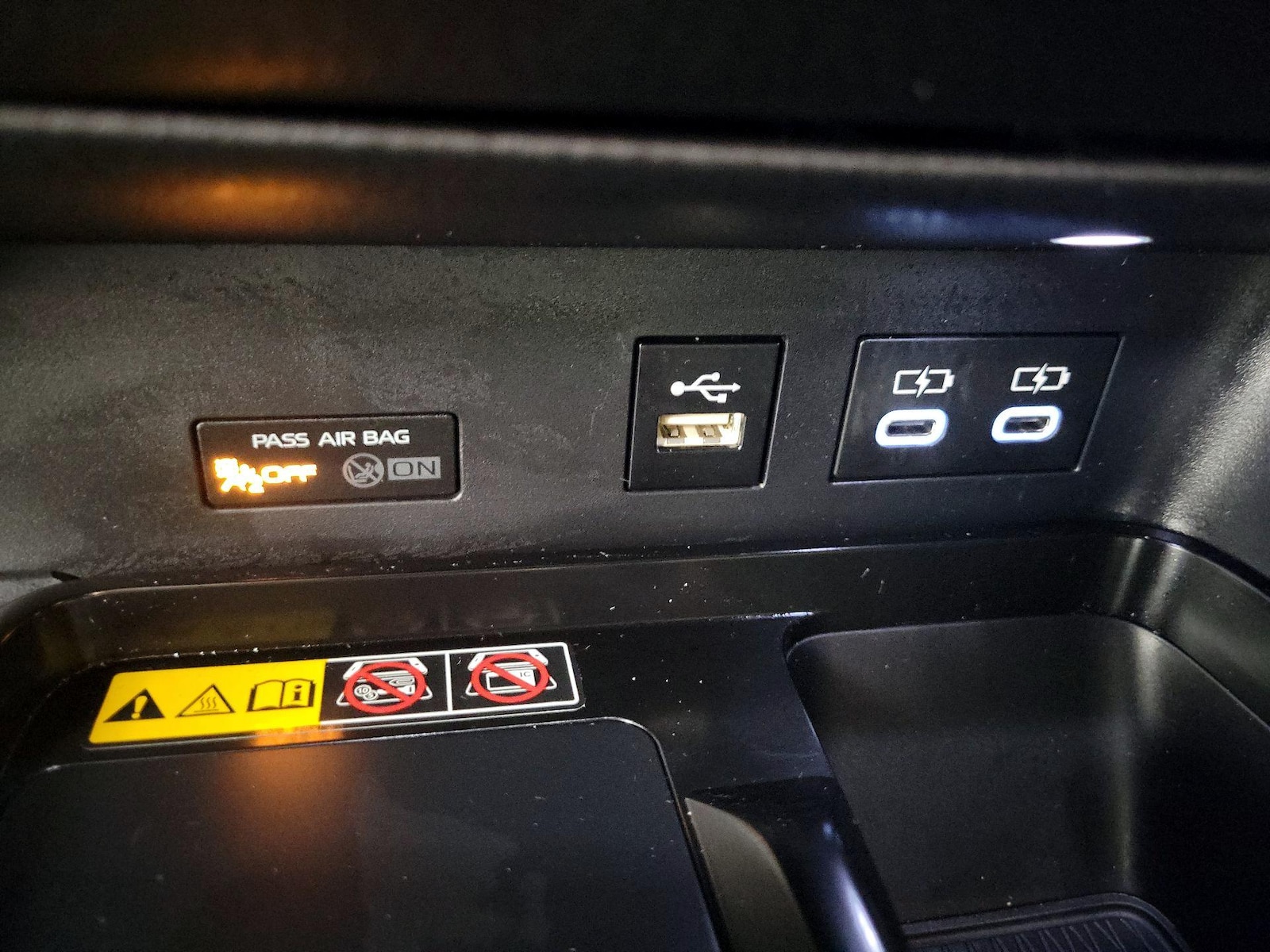 2025 Toyota Camry SE - Photo 19