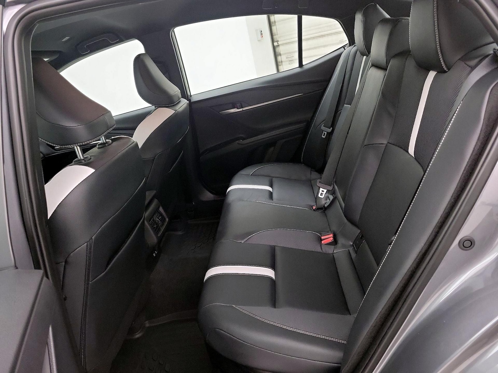 2025 Toyota Camry SE - Photo 20