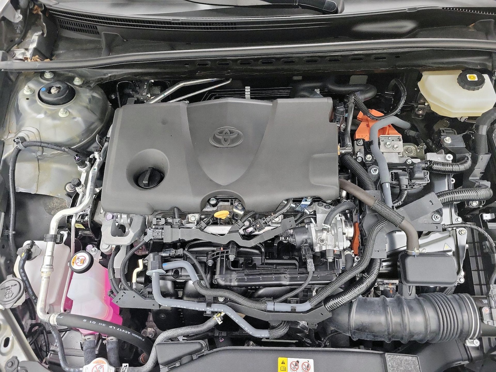2025 Toyota Camry SE - Photo 22