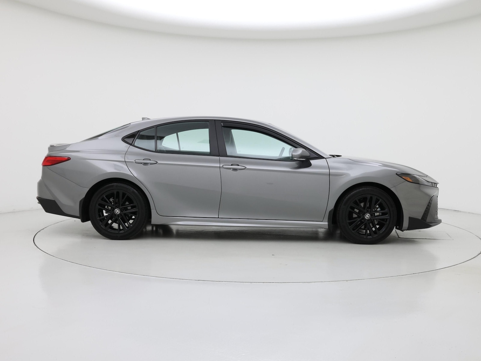 2025 Toyota Camry SE - Photo 8