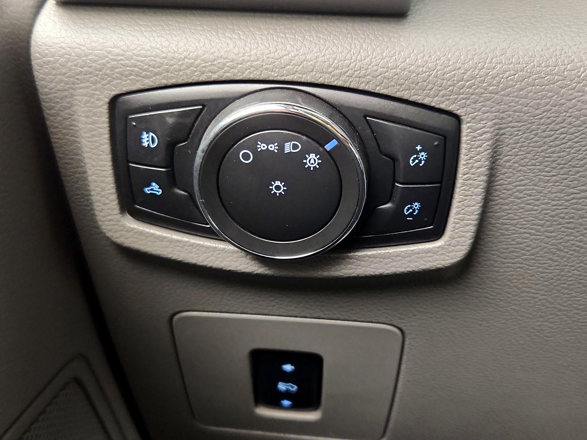 Thumbnail: 2016 Ford F-150 - 13