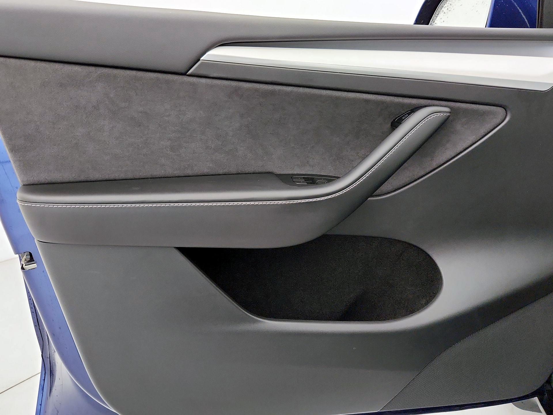 Thumbnail: 2022 Tesla Model Y - 12