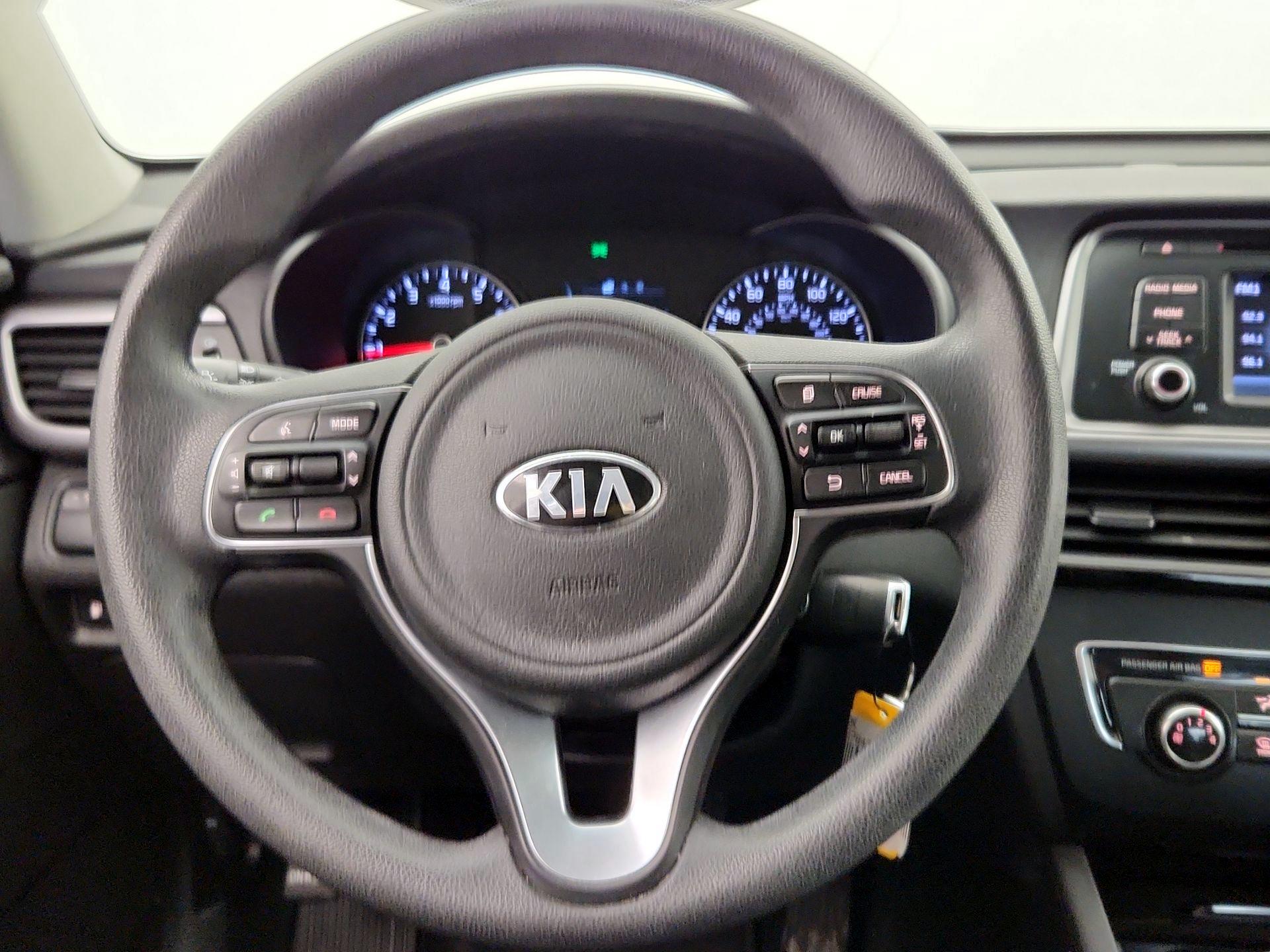 Thumbnail: 2017 Kia Optima - 10