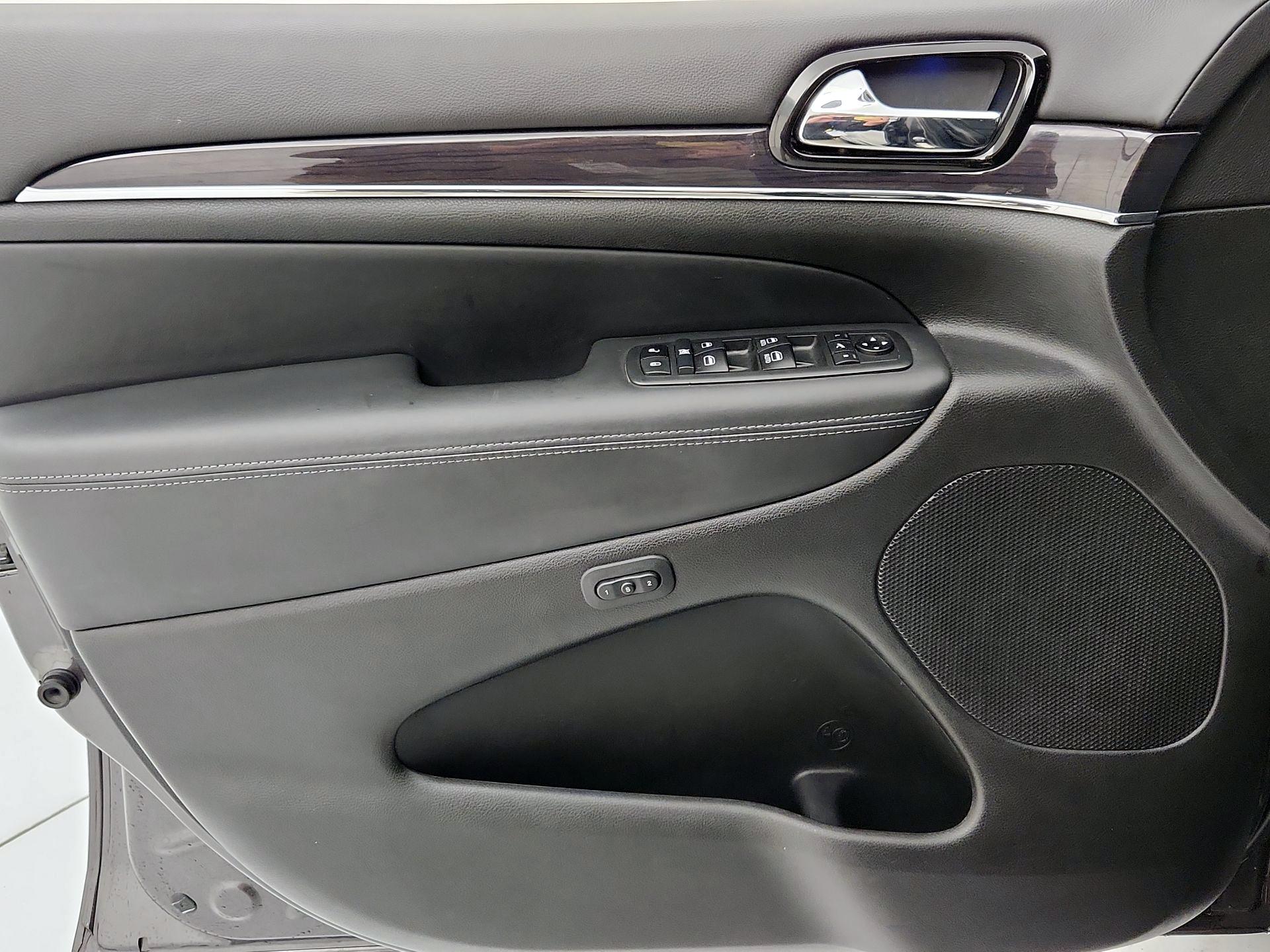 Thumbnail: 2021 Jeep Grand Cherokee - 12