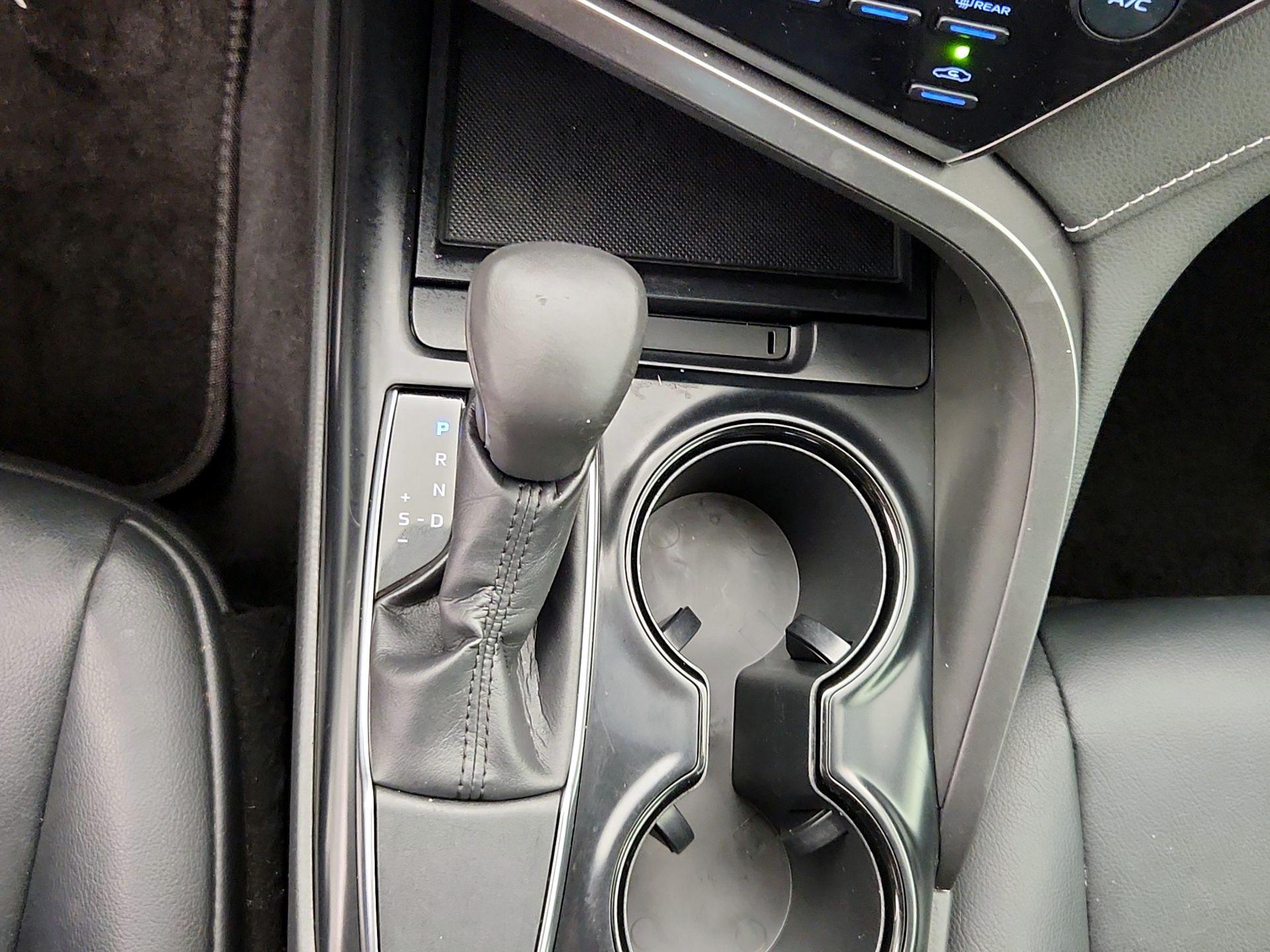 Thumbnail: 2019 Toyota Camry - 17