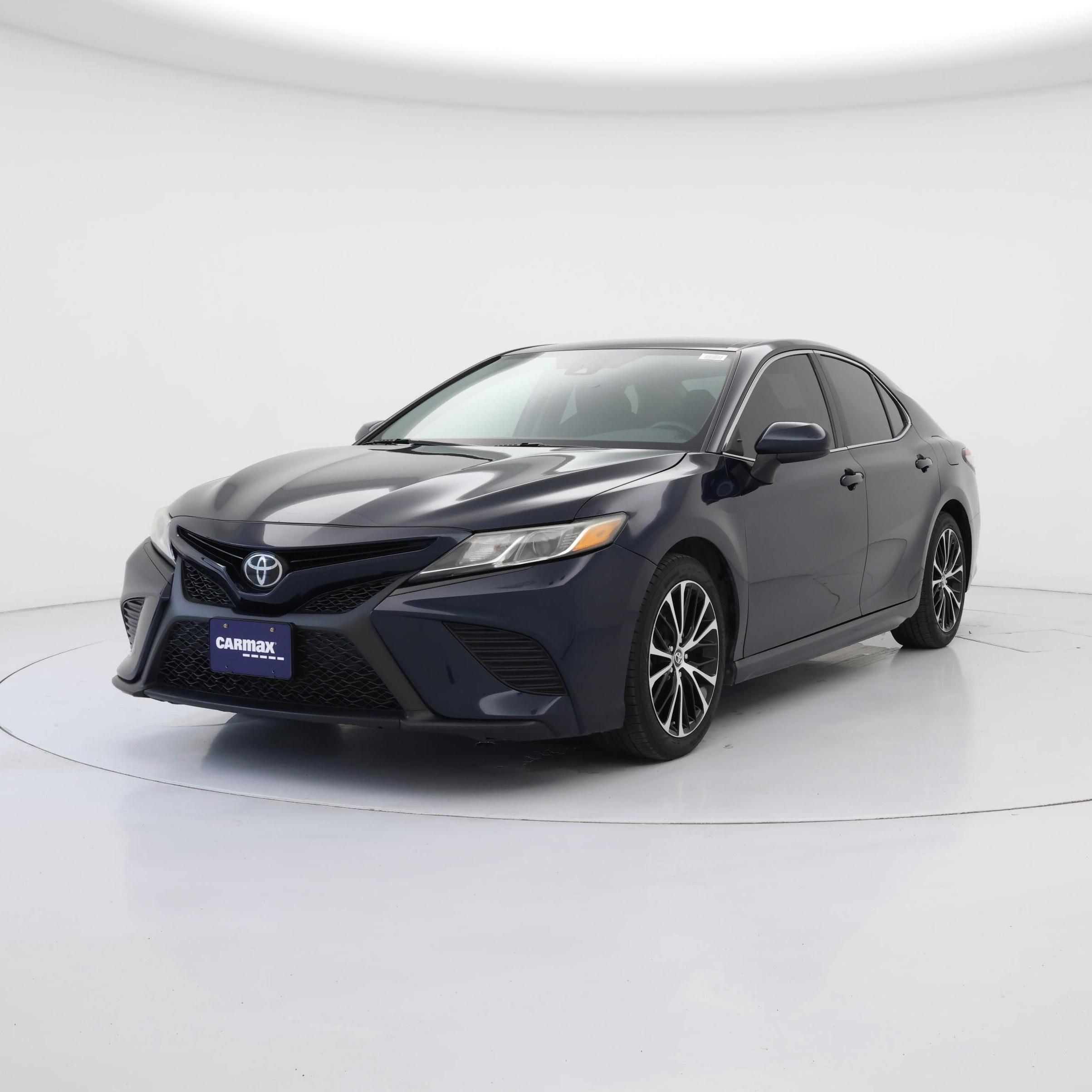 Thumbnail: 2019 Toyota Camry - 4