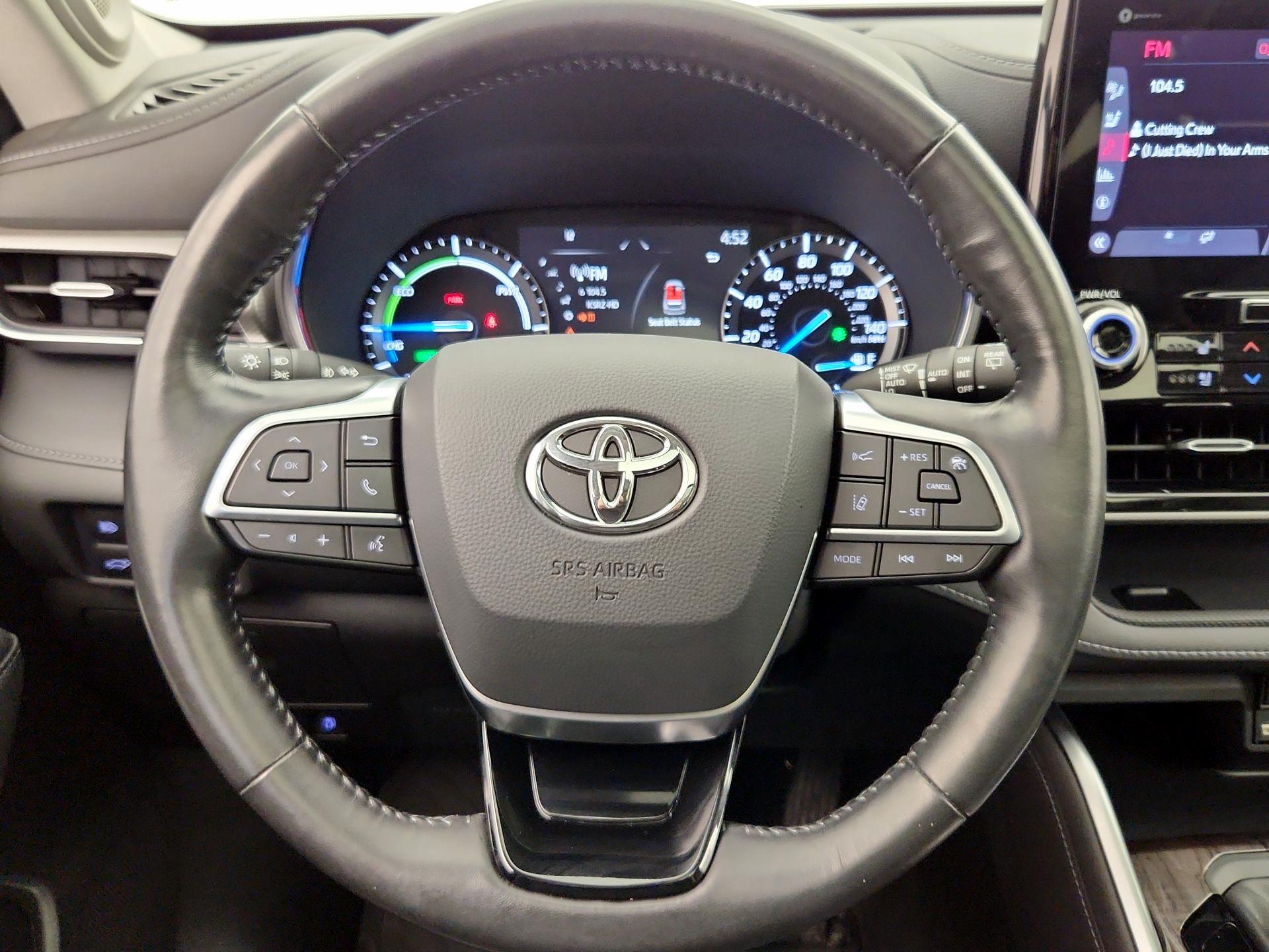 Thumbnail: 2021 Toyota Highlander - 10