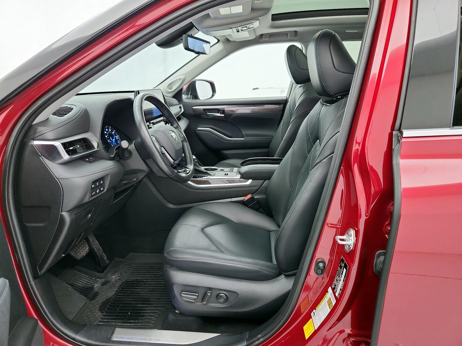 Thumbnail: 2021 Toyota Highlander - 11