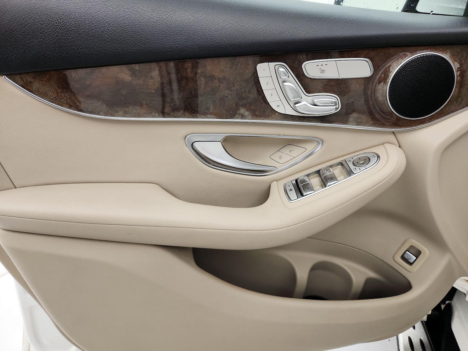 2018 Mercedes-Benz GLC GLC300 - Photo 13