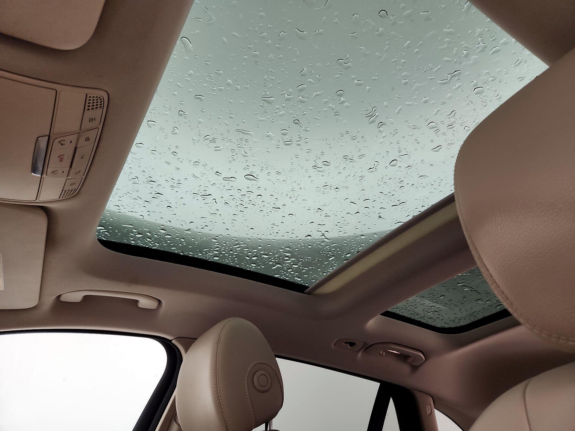 Thumbnail: 2018 Mercedes-Benz GLC - 19