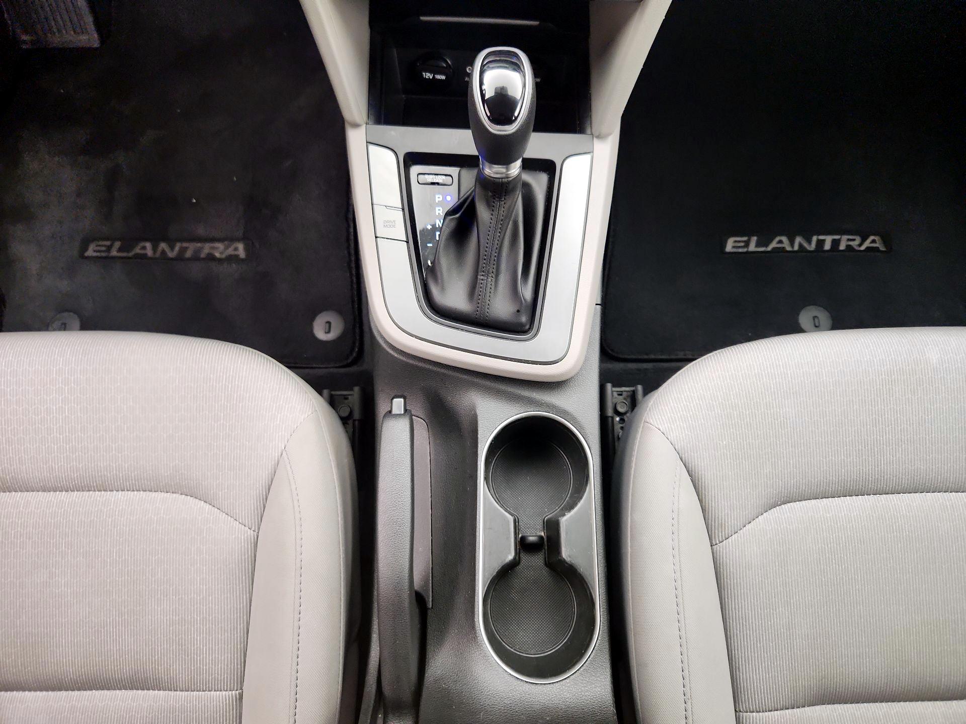 Thumbnail: 2018 Hyundai Elantra - 17