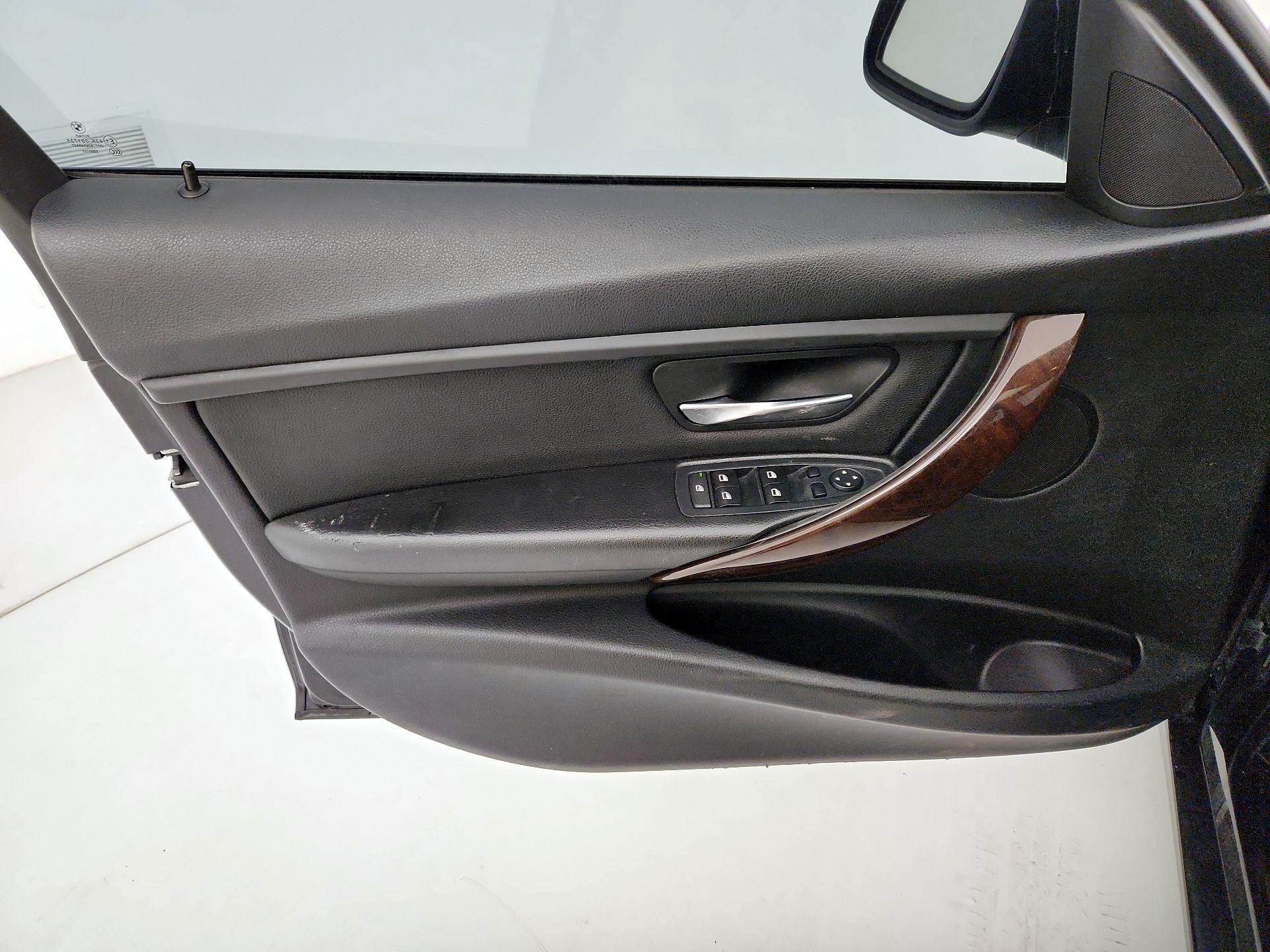 Thumbnail: 2014 BMW 3 Series - 12