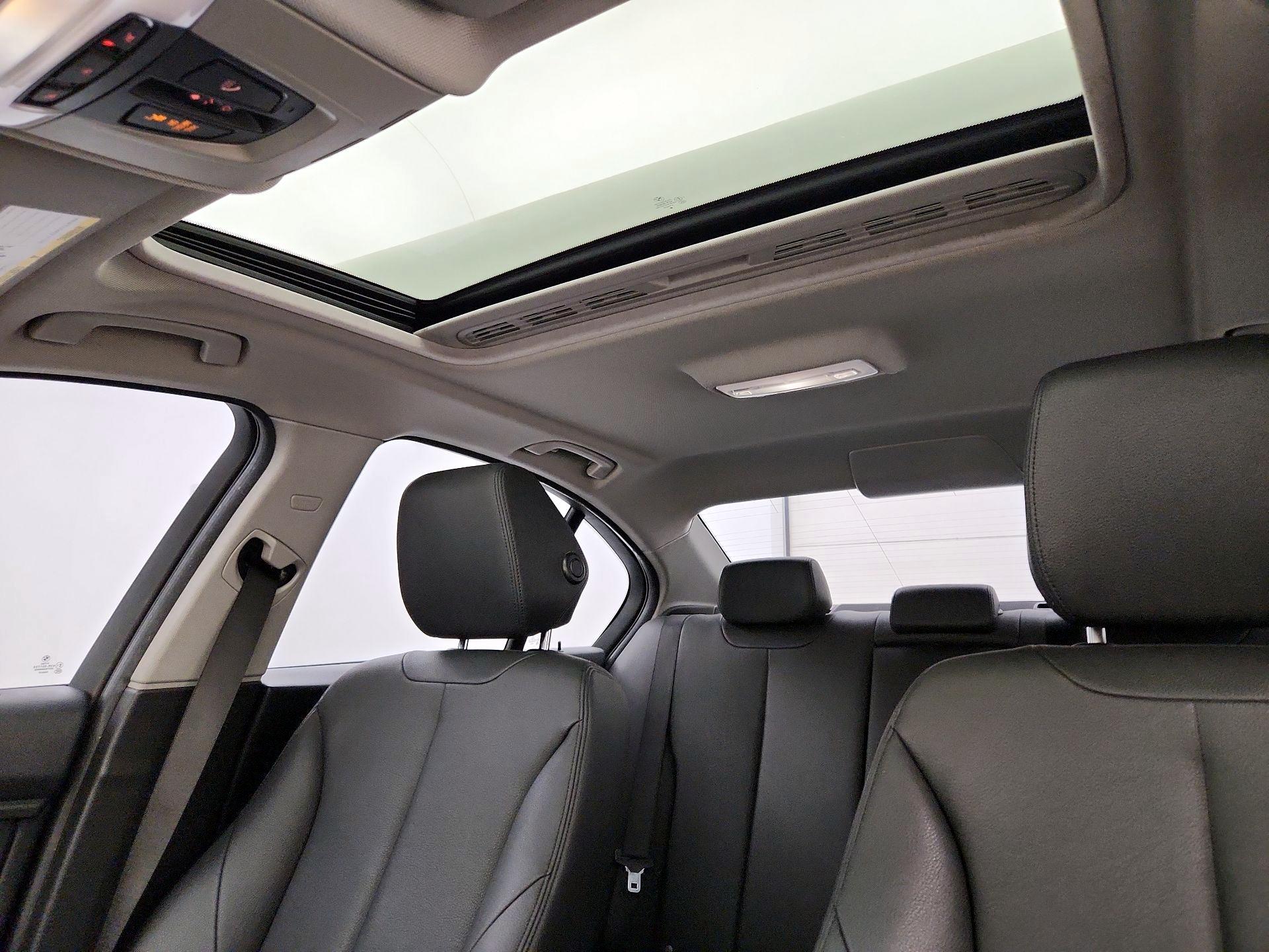 Thumbnail: 2014 BMW 3 Series - 18