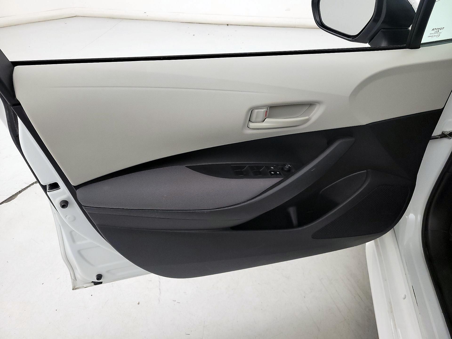 Thumbnail: 2023 Toyota Corolla - 12