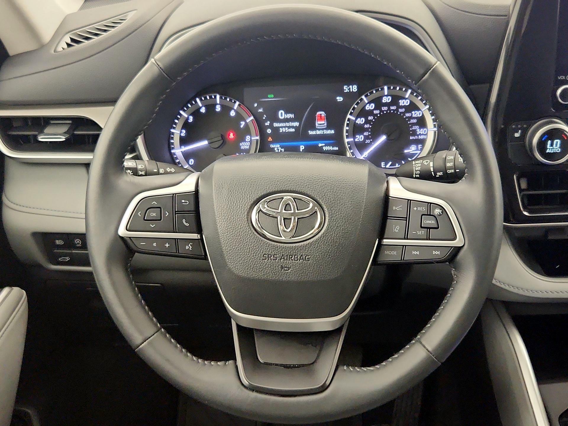 Thumbnail: 2023 Toyota Highlander - 10